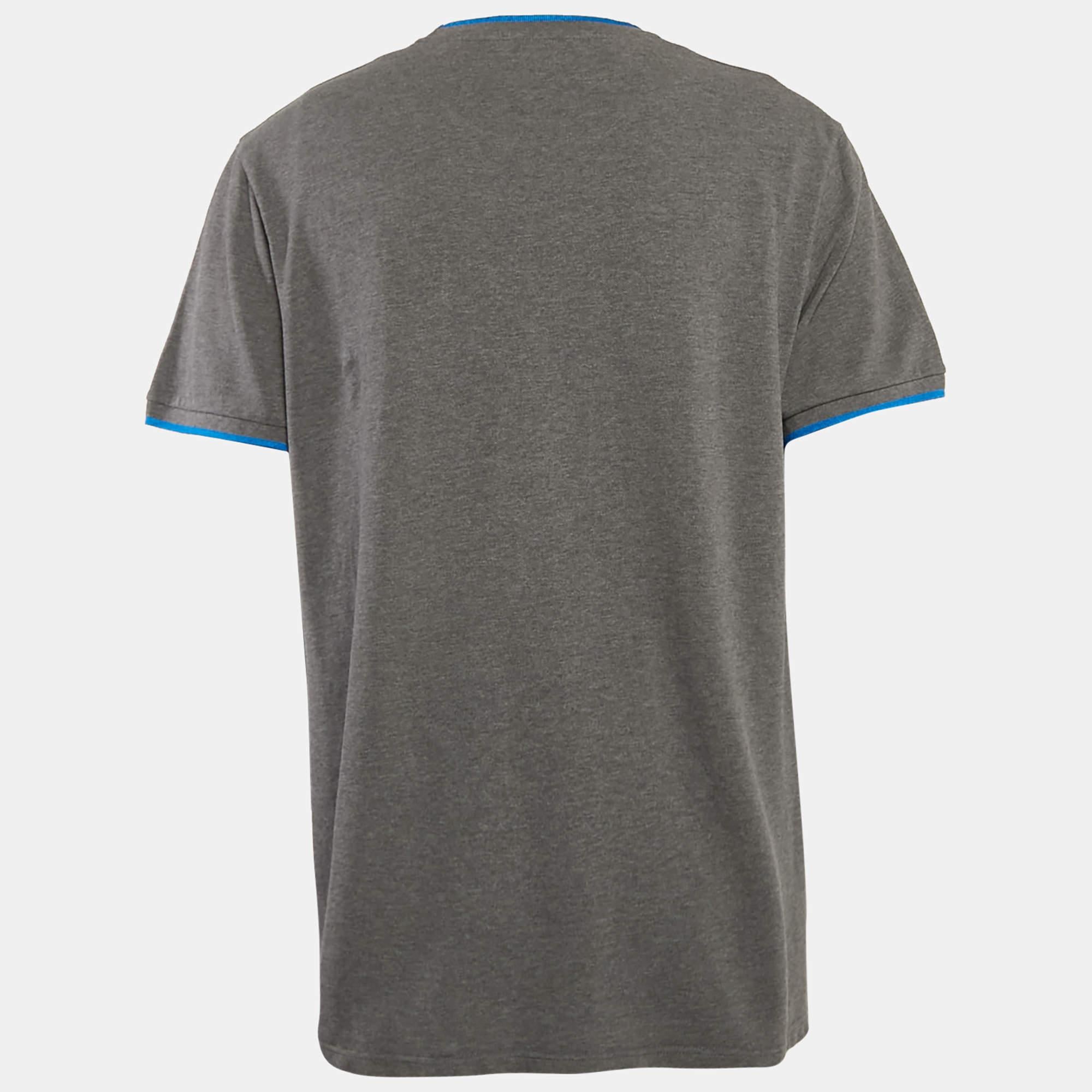 Holen Sie sich den Komfort und den richtigen lässigen Stil mit diesem Designer-T-Shirt. Entwickelt, um zuverlässig und langlebig zu sein  Die Kreation hat einen einfachen Ausschnitt und charakteristische Details.