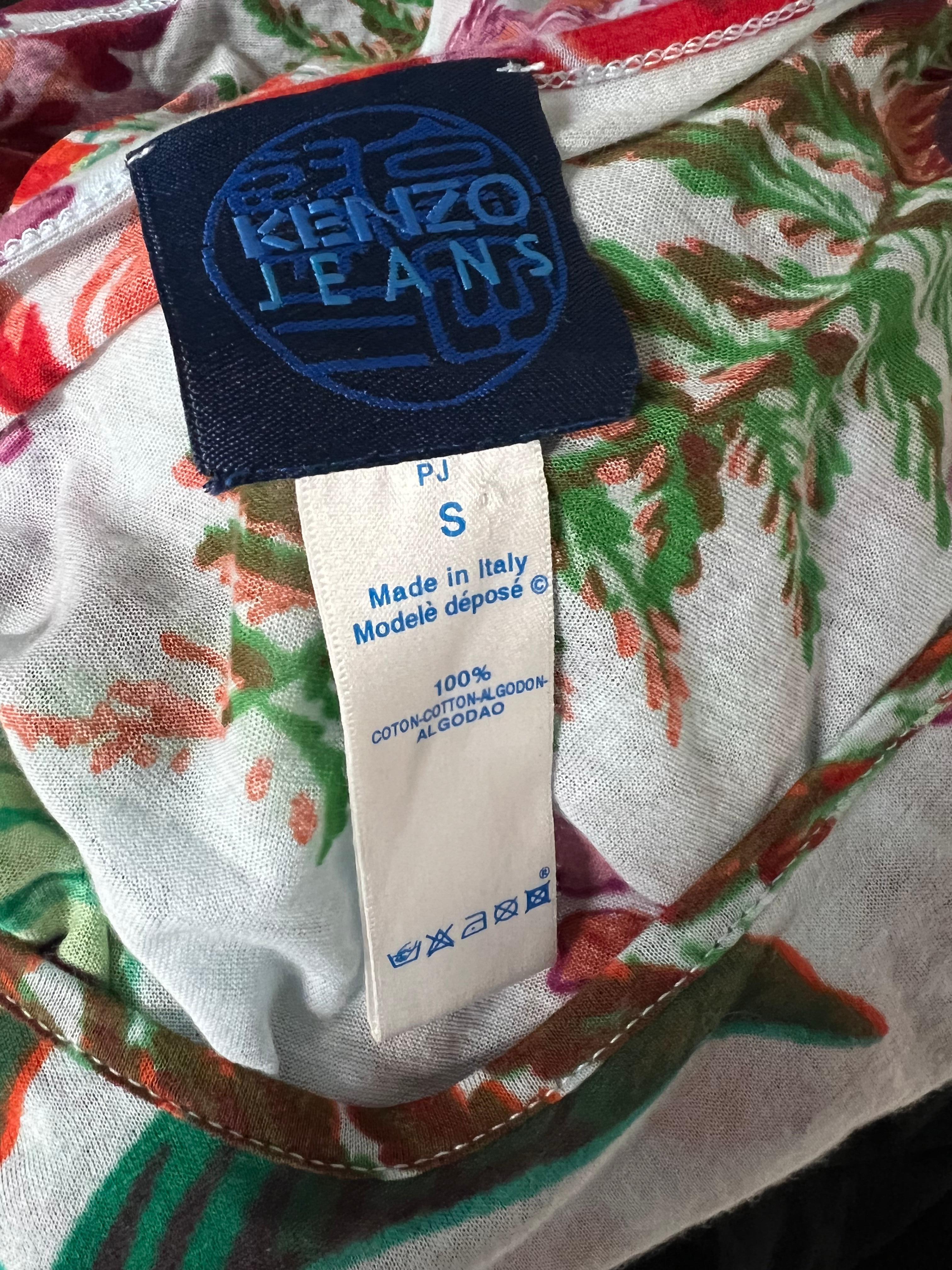 Kenzo Jeans Blue Floral T- Shirt Top, Size Small In Excellent Condition For Sale In Beverly Hills, CA