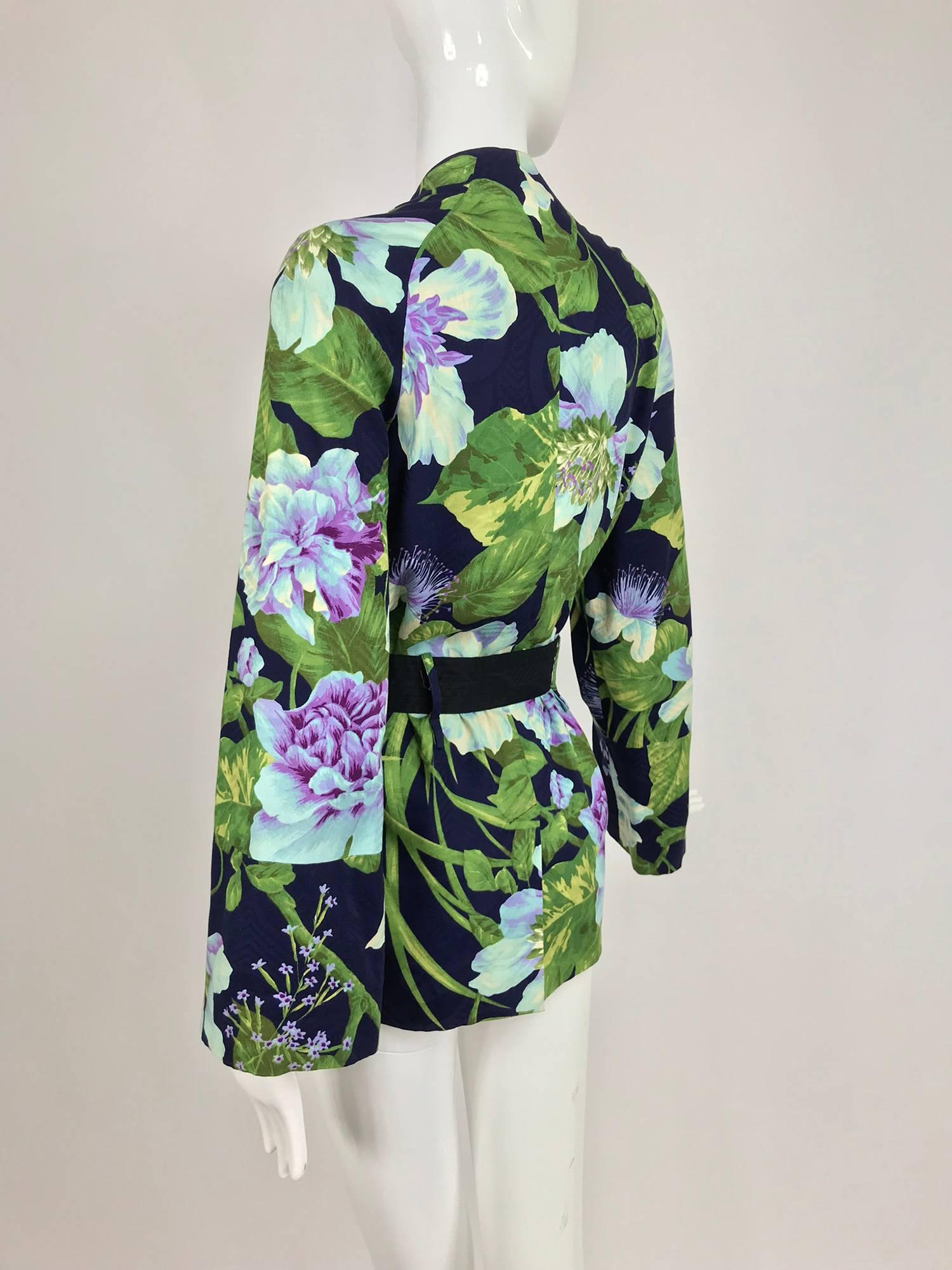 Kenzo Jungle tropical cotton print wrap jacket, 1980s In Excellent Condition For Sale In West Palm Beach, FL