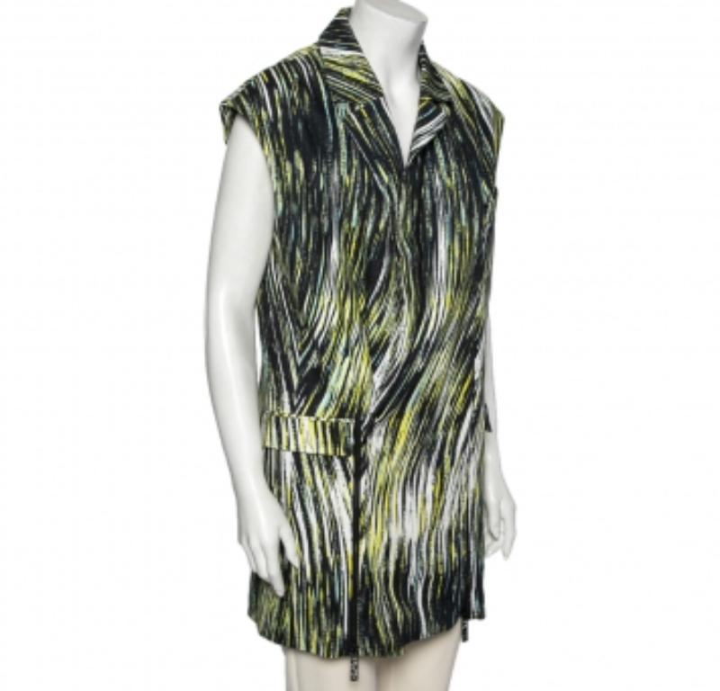 This chic jacket from Kenzo is sure to take you through the day with comfort. Cut from cotton, it features a multicolored print and is detailed with zip closure details and pockets. The sleeveless style features a long silhouette and comes with a