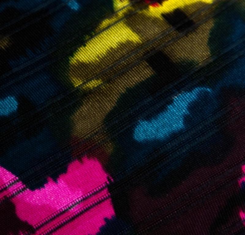 Kenzo haut à col drapé asymétrique en soie imprimée multicolore XL Pour femmes en vente