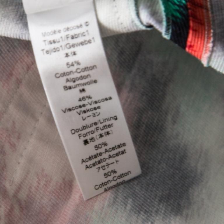 Kenzo, pantaloni affusolati in misto cotone con stampa scarabocchi multicolore M. I. In condizioni buone in vendita a Dubai, Al Qouz 2