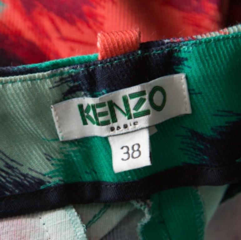 Donna Kenzo, pantaloni affusolati in misto cotone con stampa scarabocchi multicolore M. I. in vendita