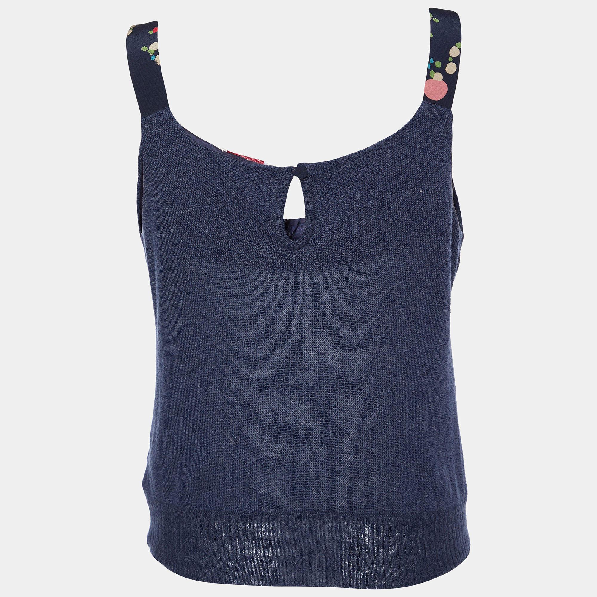 Careful tailoring quality materials and elegant cuts make this designer top a piece to cherish It comes in a classic design to be easy to style.