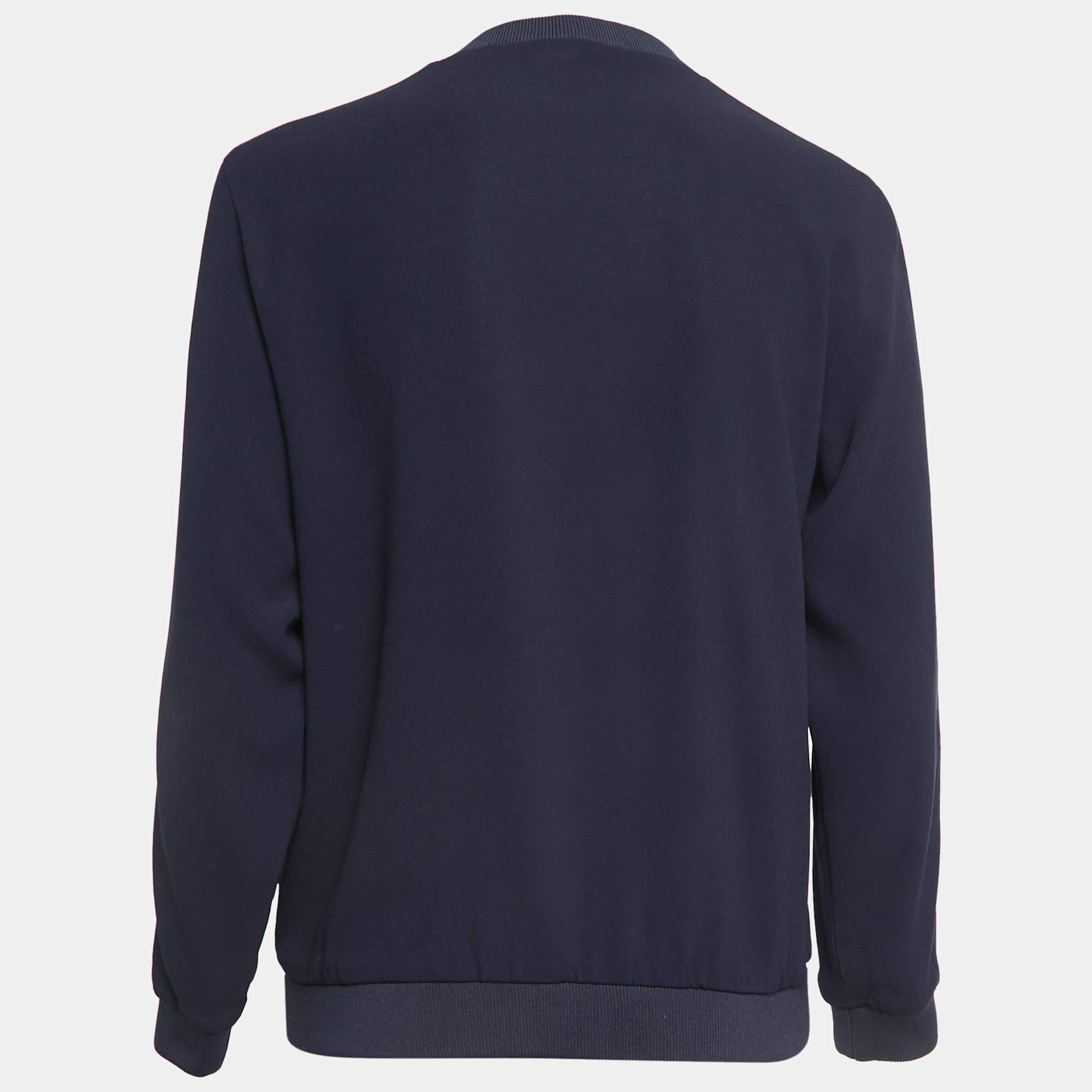 Sweatshirts like this one are the best pick on days you want to dress comfortably. Made from quality fabrics this Kenzo sweatshirt for women has long sleeves and signature embroidery on the front.