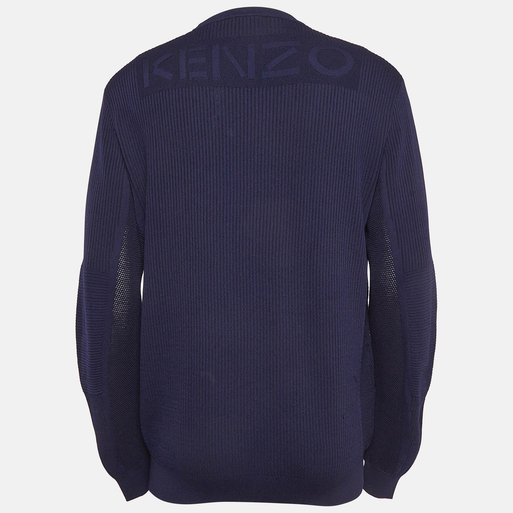 Qué fabuloso es este jersey de diseño Está fabricado con materiales nobles y es de manga larga. Combínalo con pantalones y zapatillas para un look genial.