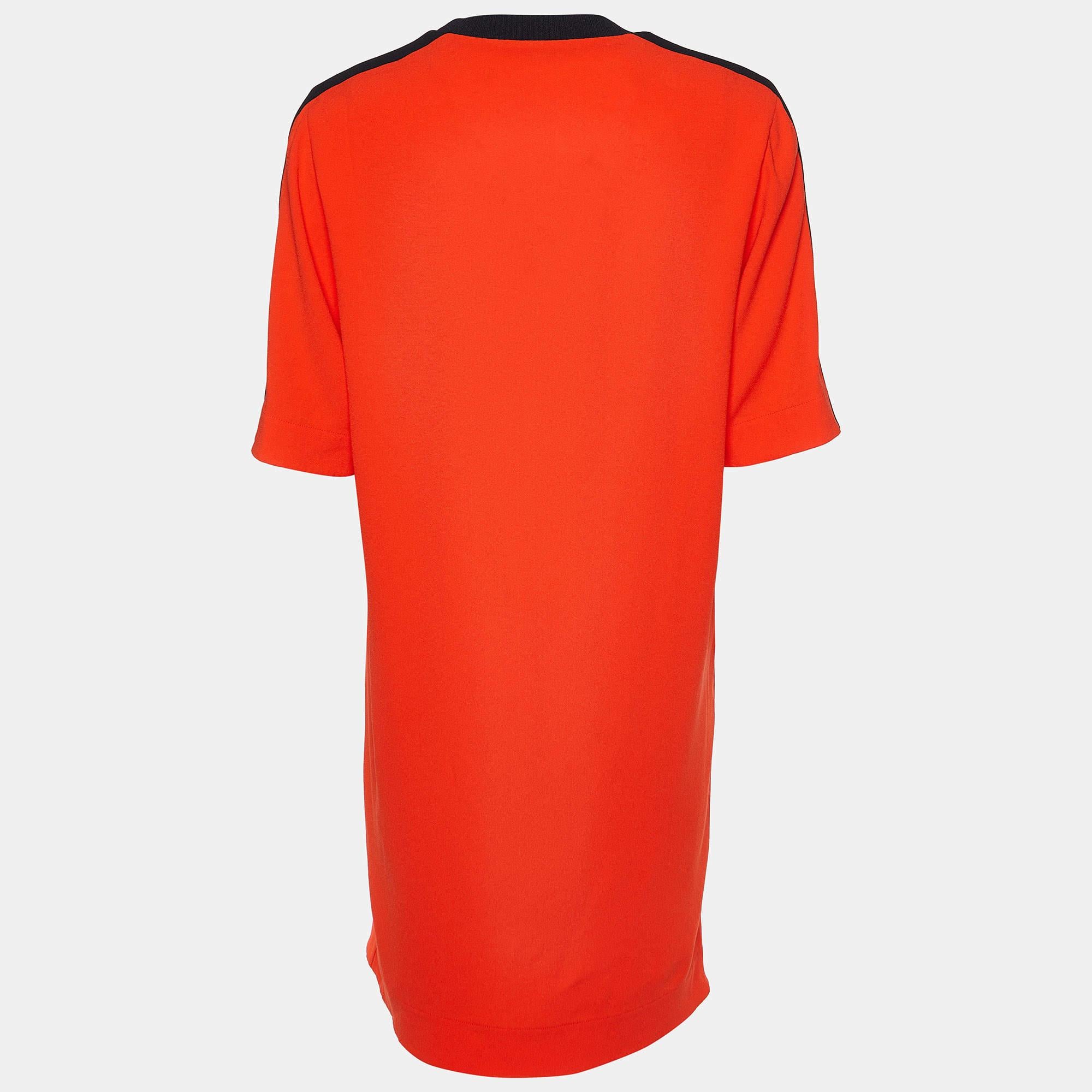 Erhöhen Sie Ihre alltägliche Eleganz mit diesem herrlichen Kleid. Er ist perfekt geschnitten und bietet außergewöhnlichen Komfort mit hochwertigen MATERIALEN. Vielseitig und zeitlos passt sich dieses Kleid mühelos jedem Anlass an und sorgt dafür,