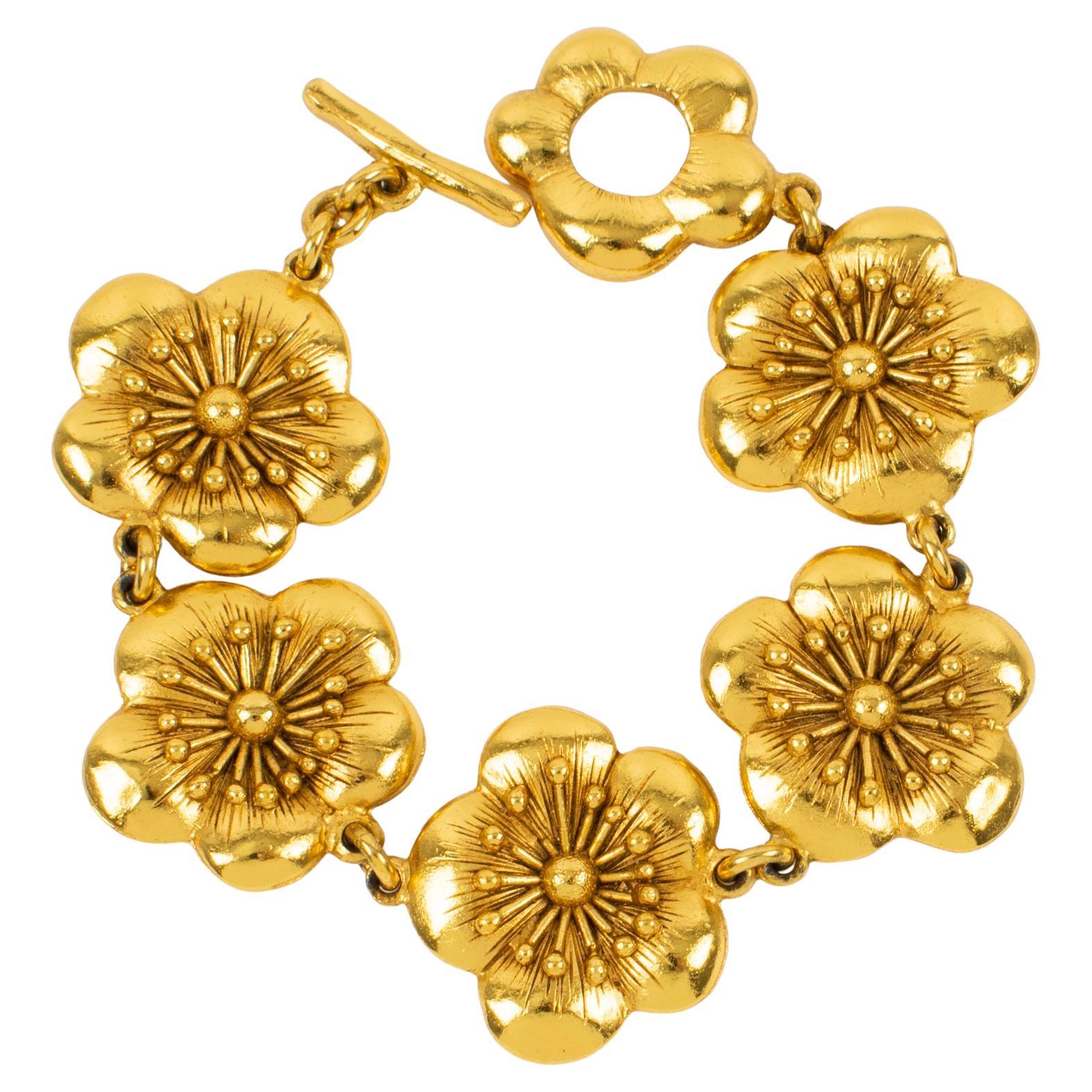 Kenzo Paris Bracelet à maillons en métal doré avec fleur de cerisier en vente