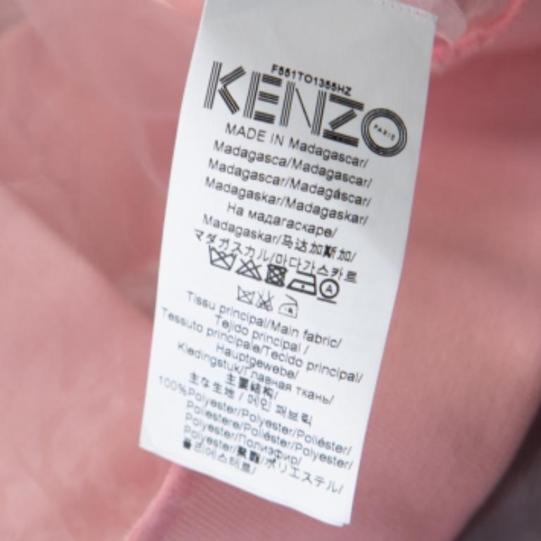 Simple and sophisticated, this pullover from Kenzo is a must-buy! The pink creation features Paris printed on the front and a sheer design. It flaunts a round neckline and long sleeves.