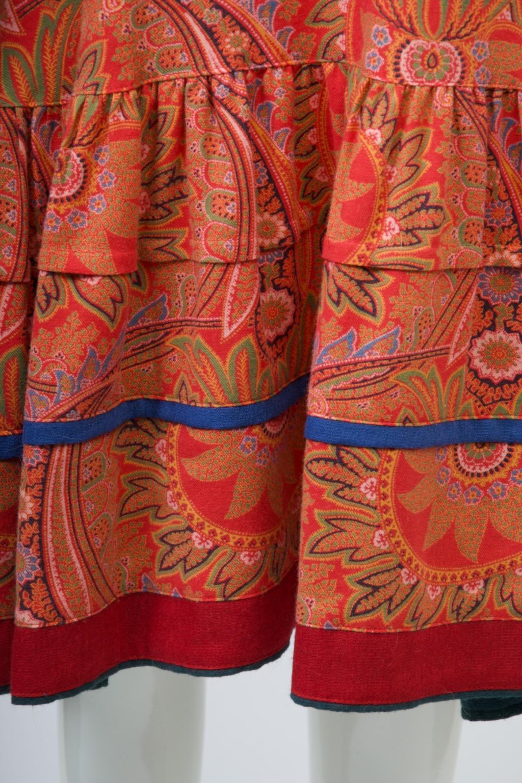 Kenzo - Robe challis à volants - Imprimé rouge Excellent état - En vente à Alford, MA