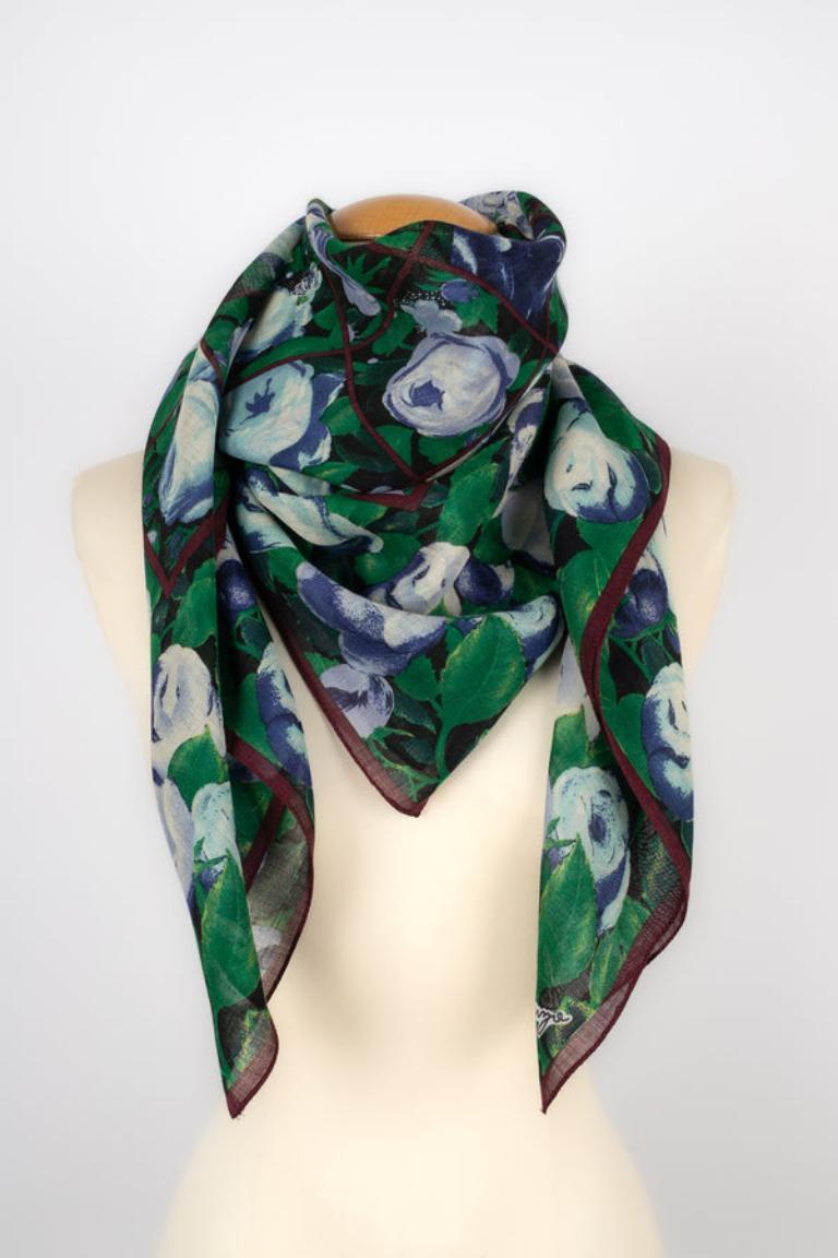 Nero Sciarpa Kenzo in seta e lana con foulard a fiori in vendita
