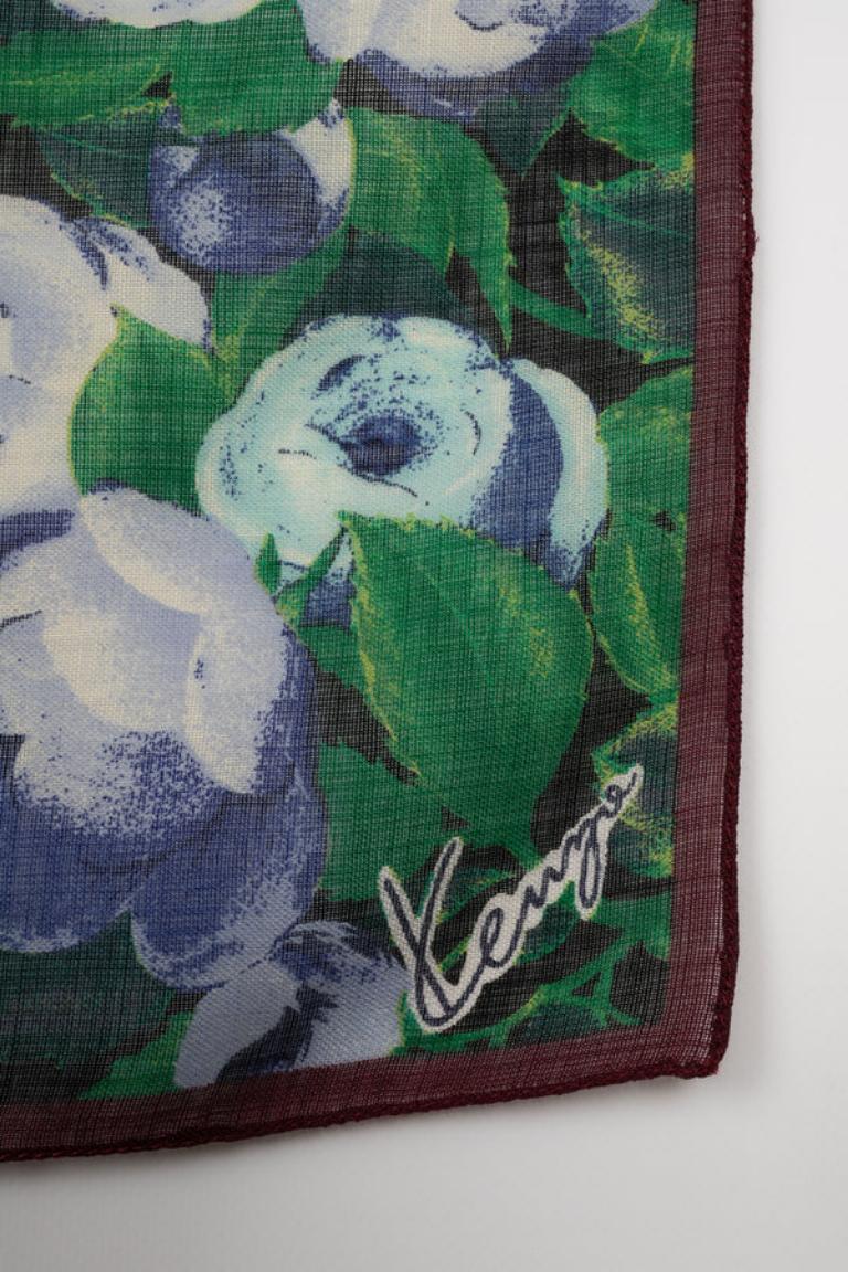 Donna Sciarpa Kenzo in seta e lana con foulard a fiori in vendita