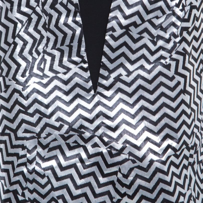 Kenzo Silver and Black Zig Zag Pattern Jacquard Strapless Dress M In New Condition In Dubai, Al Qouz 2