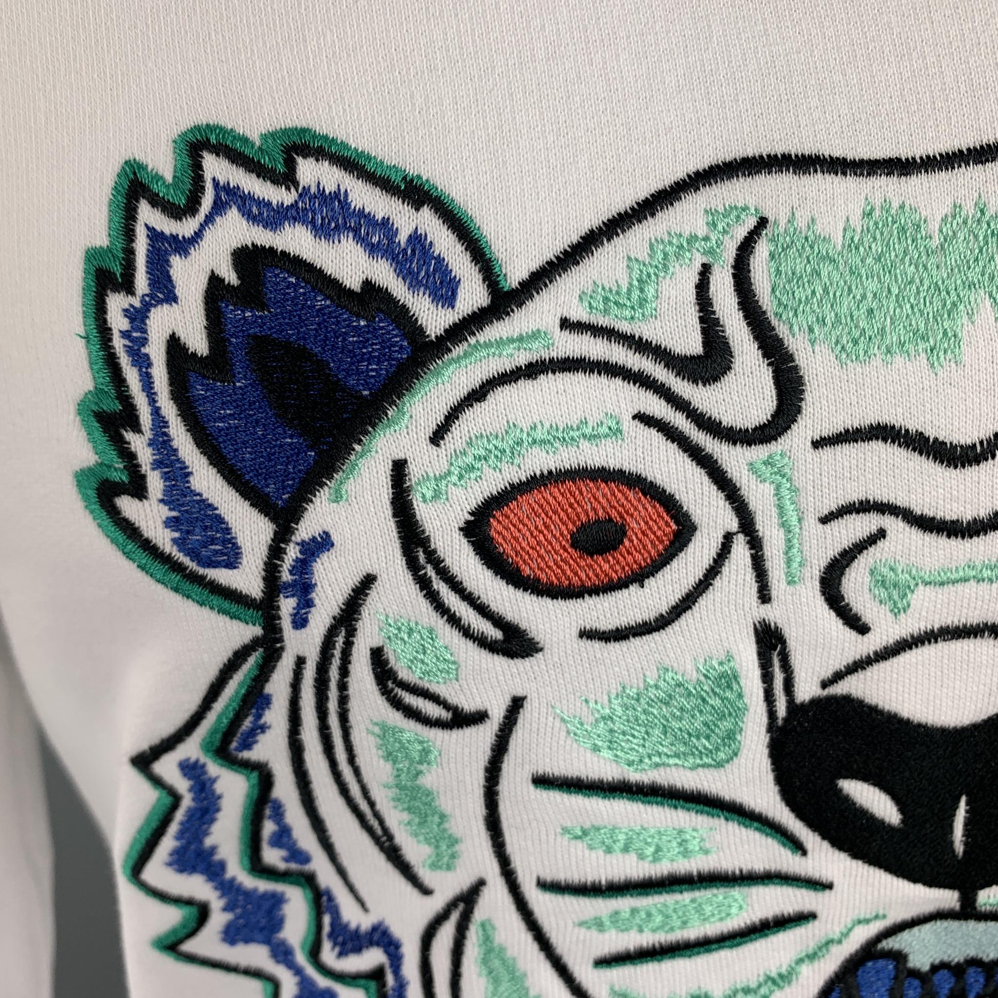 KENZO Size M White Cotton Tiger Embroidered Crew-Neck Sweatshirt In New Condition In San Francisco, CA