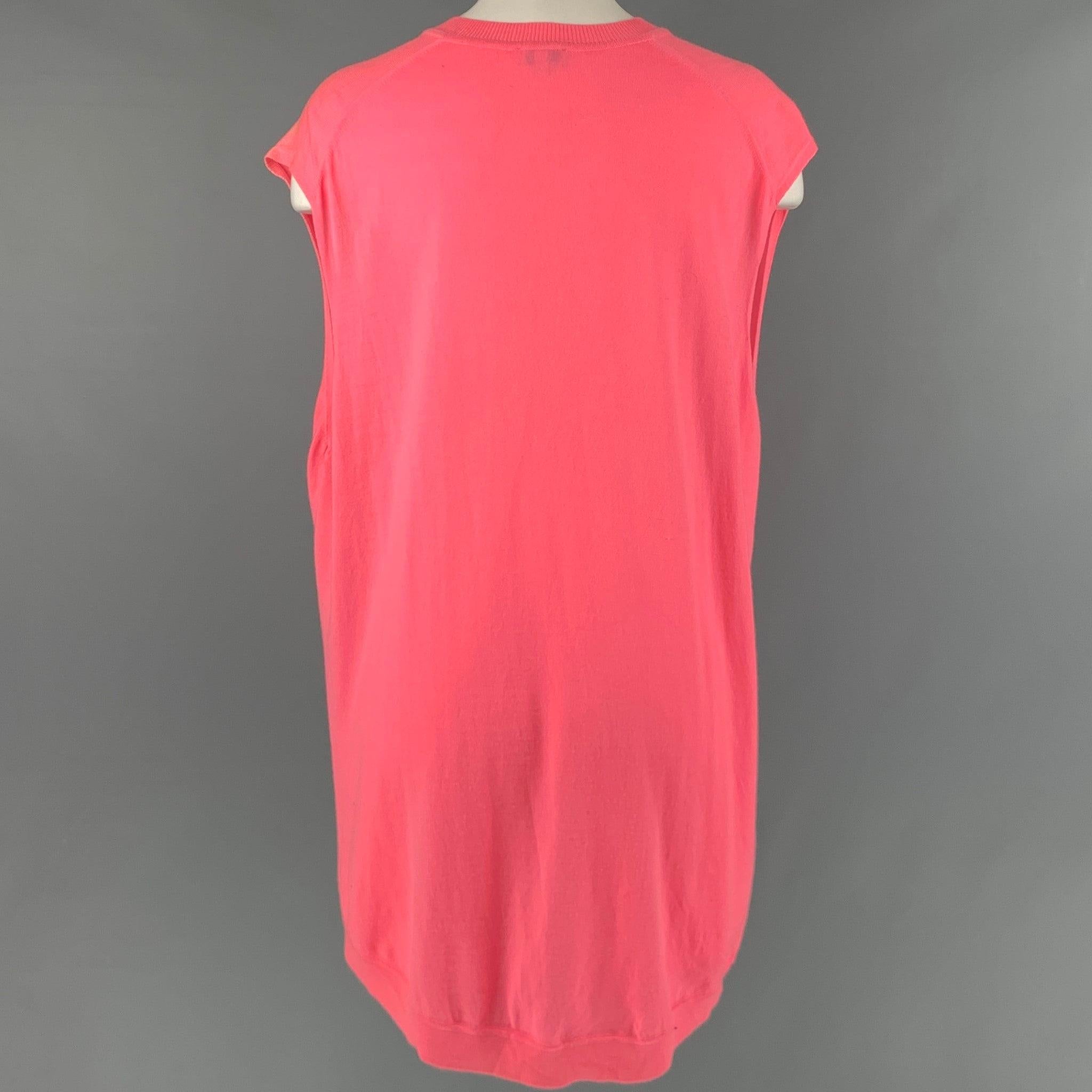 Rosa V.I.I.S. taglia S Gilet in lana rosa con scollo a V in vendita