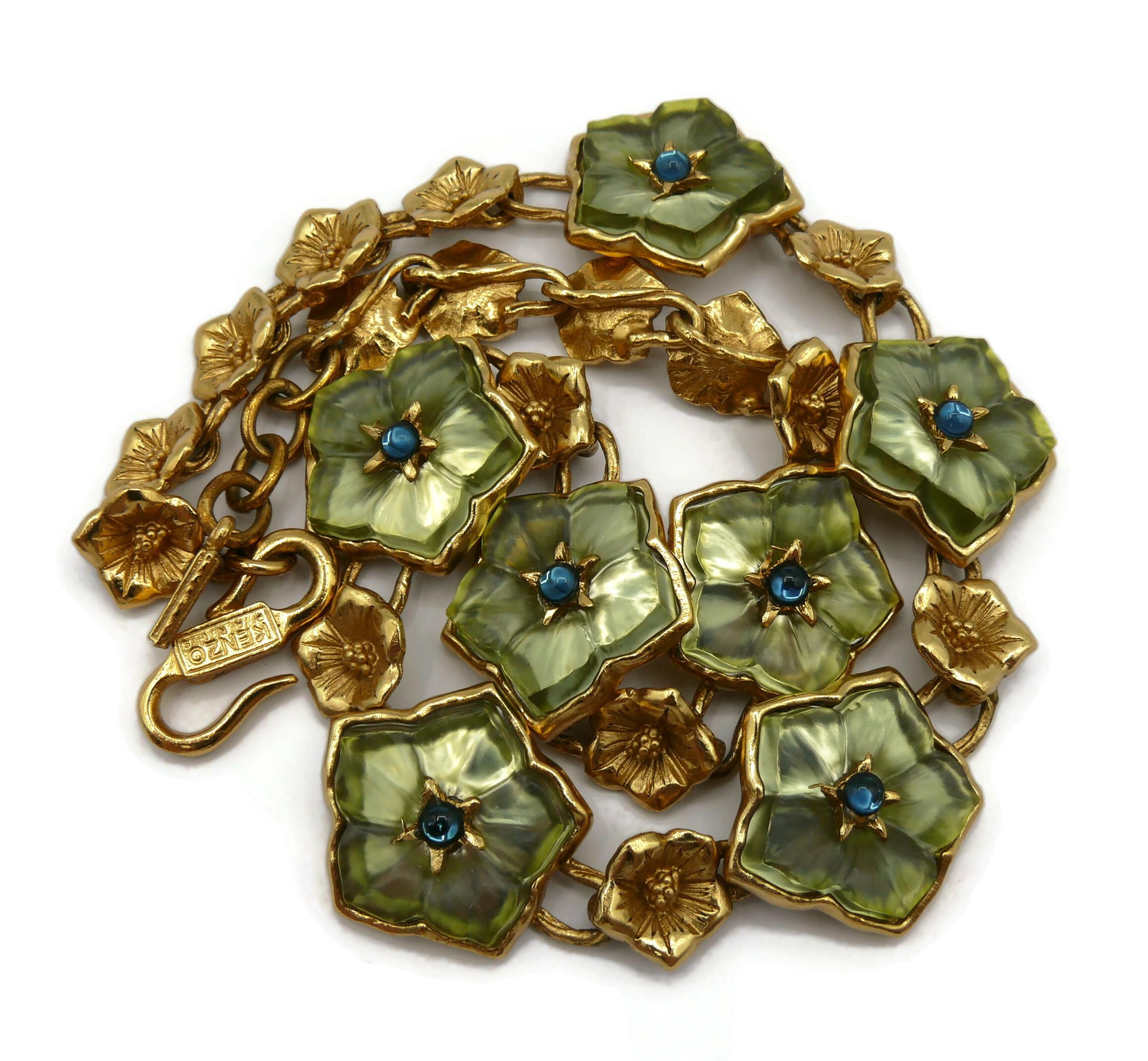 KENZO Vintage Gold Tone Resin Flower Necklace In Good Condition For Sale In Nice, FR