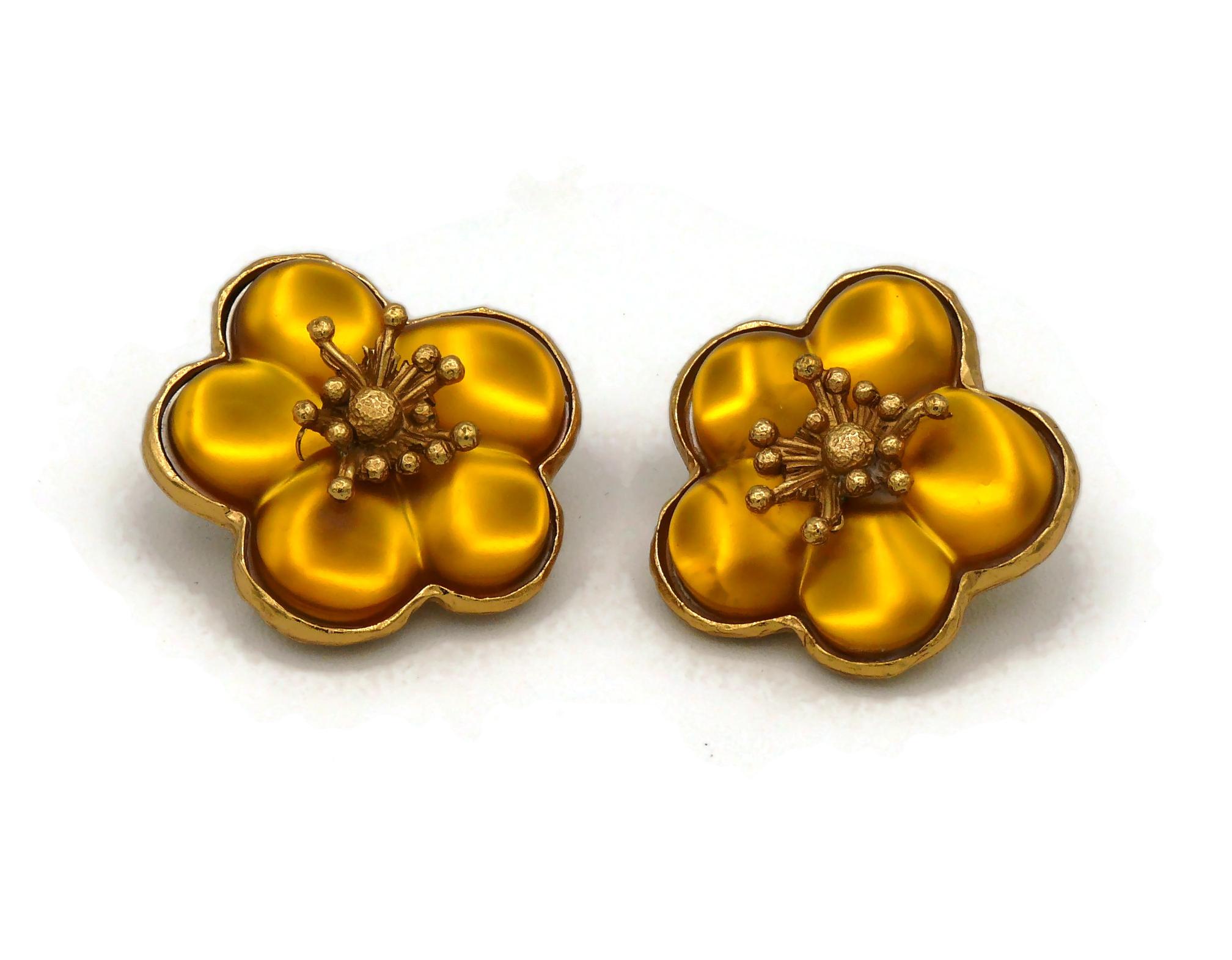 vintage flower clip on earrings