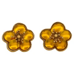 KENZO Vintage Blumen-Ohrringe aus Harz mit Clipverschluss