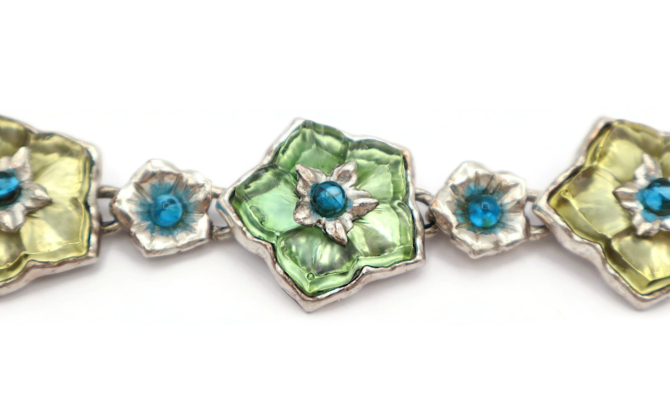 KENZO Vintage Silver Tone Resin Flower Bracelet For Sale 2