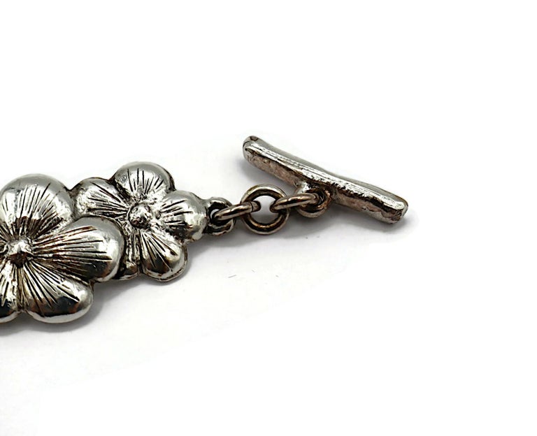KENZO Vintage Silver Tone Resin Flower Necklace For Sale at 1stDibs