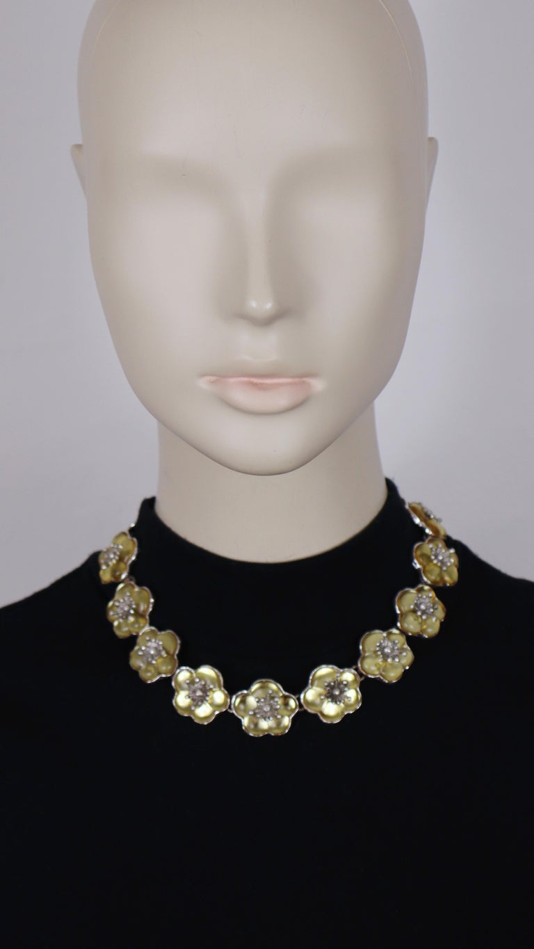 KENZO Vintage Silver Tone Resin Flower Necklace For Sale at 1stDibs