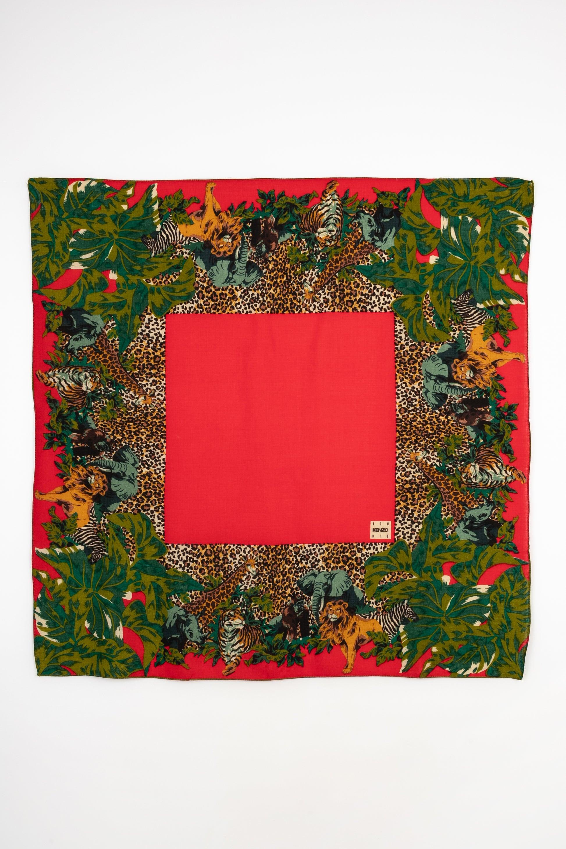 KENZO - (Made in France) Wool foulard in red and green tones.

Additional information:
Condition: Very good condition
Dimensions: 92 cm x 92 cm

Seller Reference: ACC187
