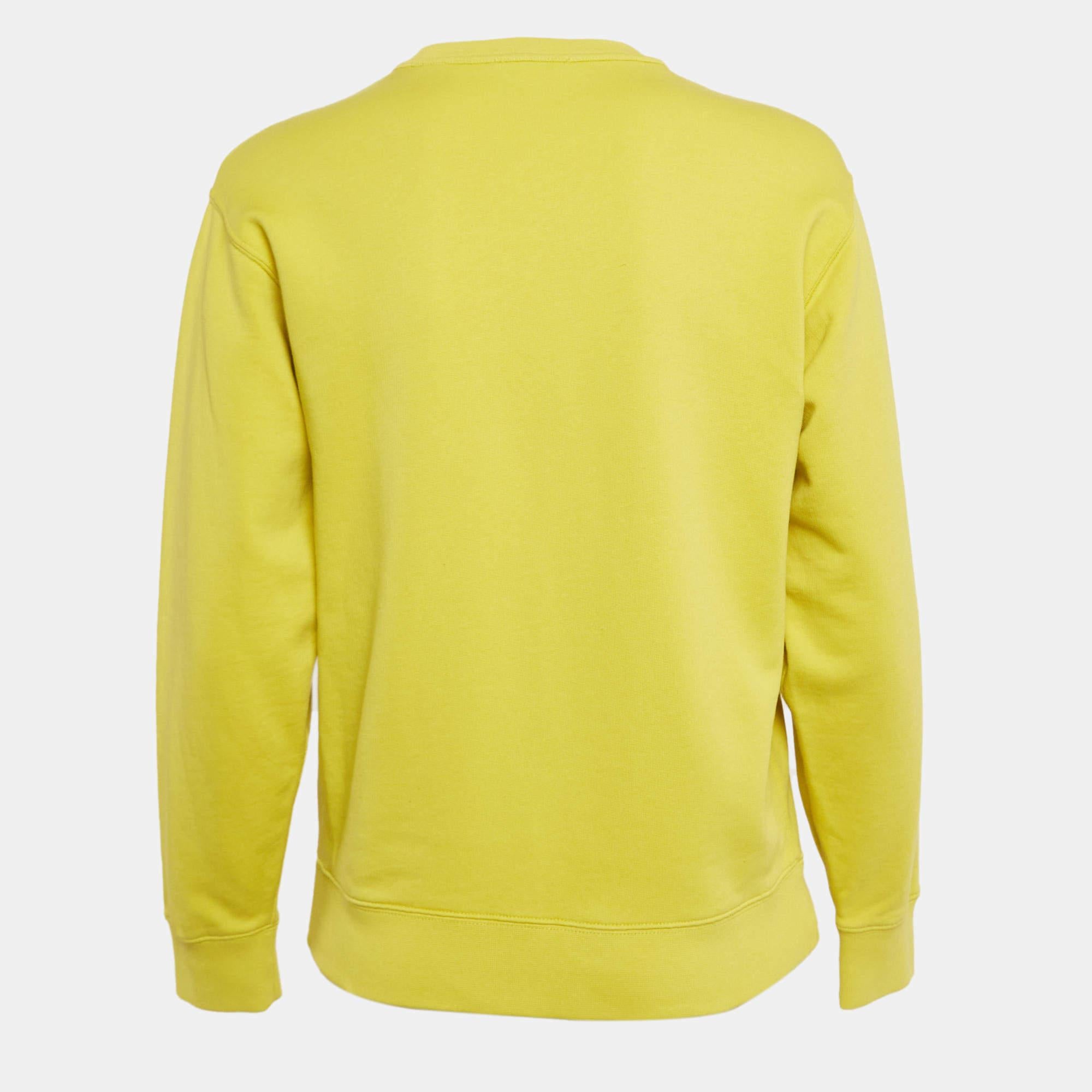 Whether you want to go out on casual outings with friends or just want to lounge around this sweatshirt is a versatile piece and can be styled in many ways. It has been made using fine fabric.