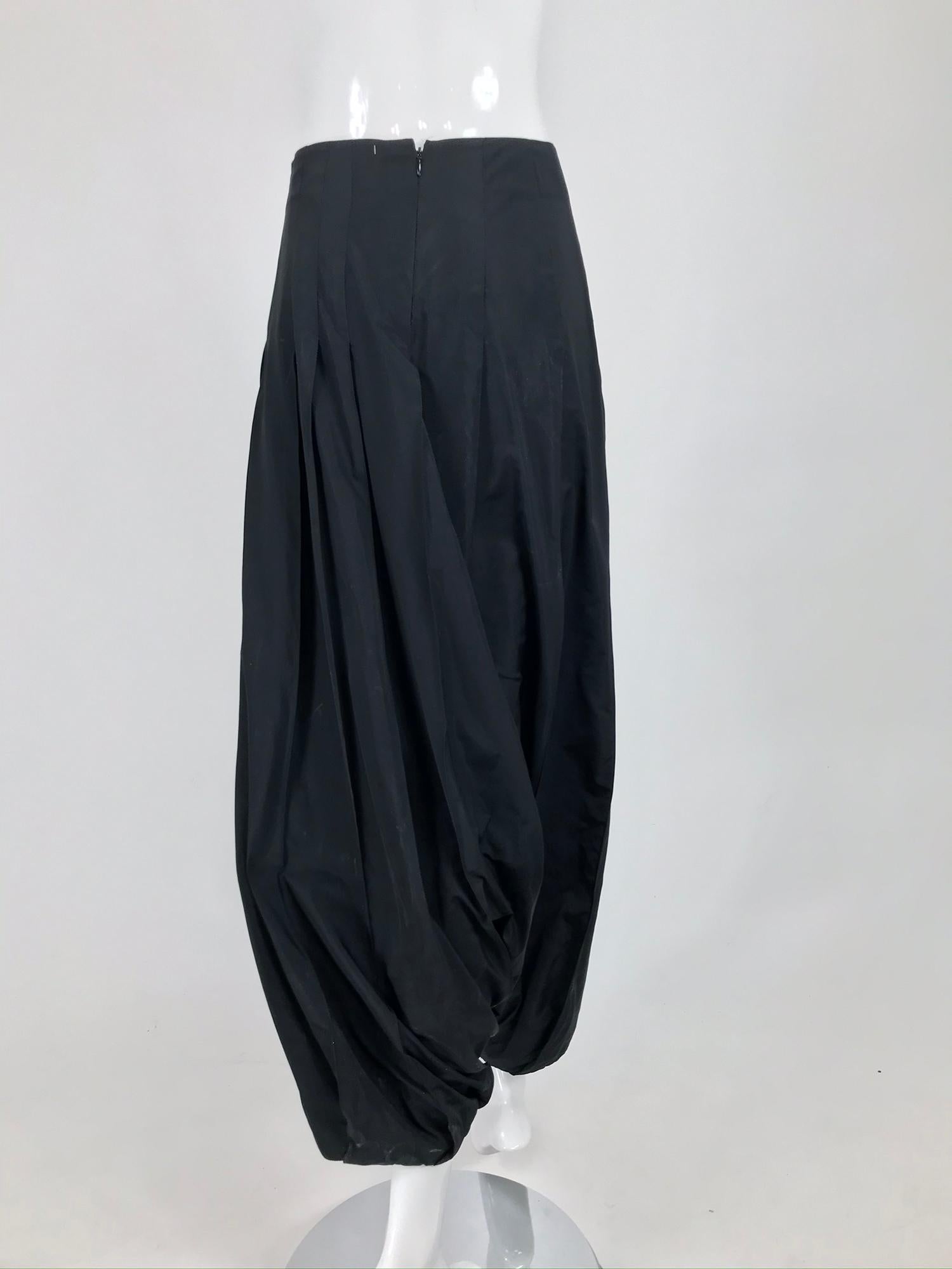 Pantalon Kenzo Zouave en taffetas noir (années 1980) 2