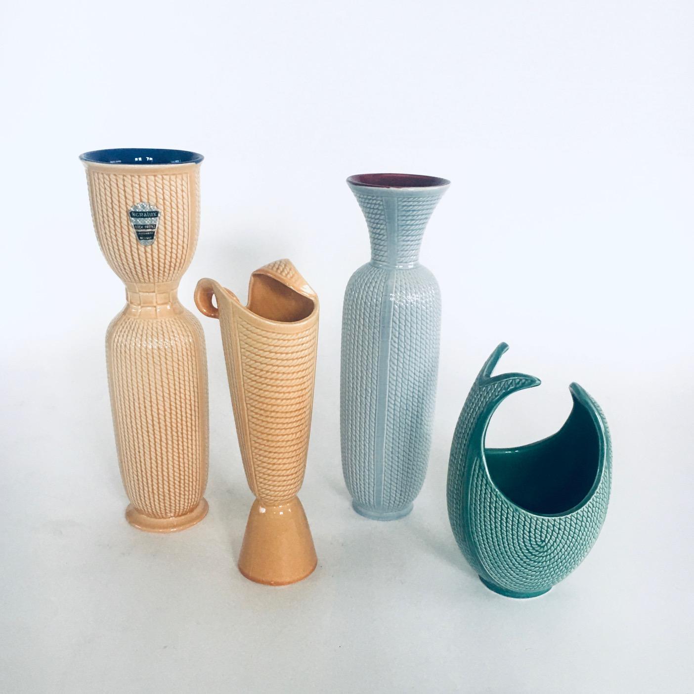 Mid-Century moderno Set di vasi Keralux Studio D'Art di Ernest d'Hossche per Boch Freres, 1956 Belgio in vendita