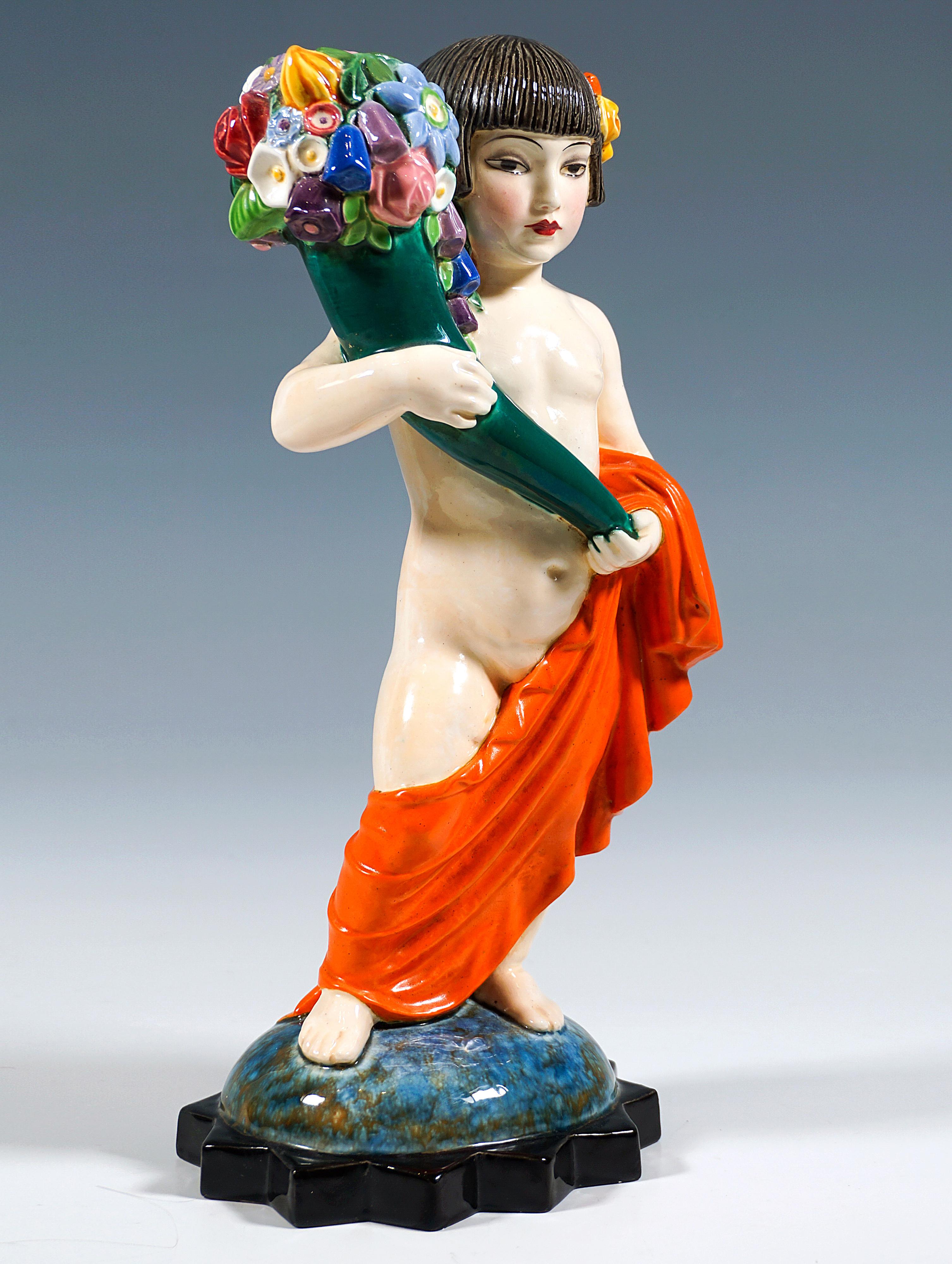Figura Art Déco Keramos, Niña japonesa con cornucopia, Podany, Viena ca 1925 Hecho a mano en venta