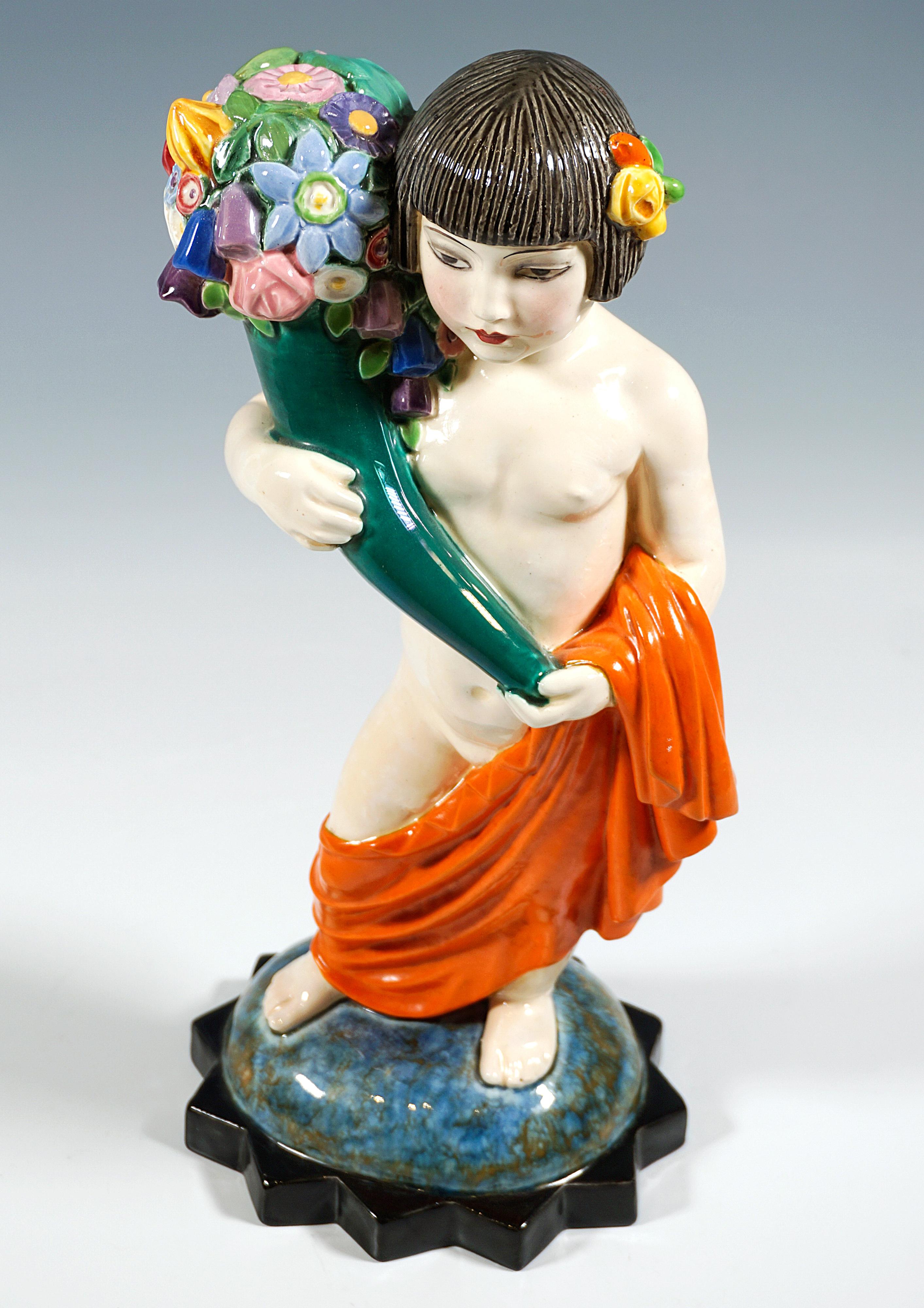 Figura Art Déco Keramos, Niña japonesa con cornucopia, Podany, Viena ca 1925 en Bueno estado para la venta en Vienna, AT