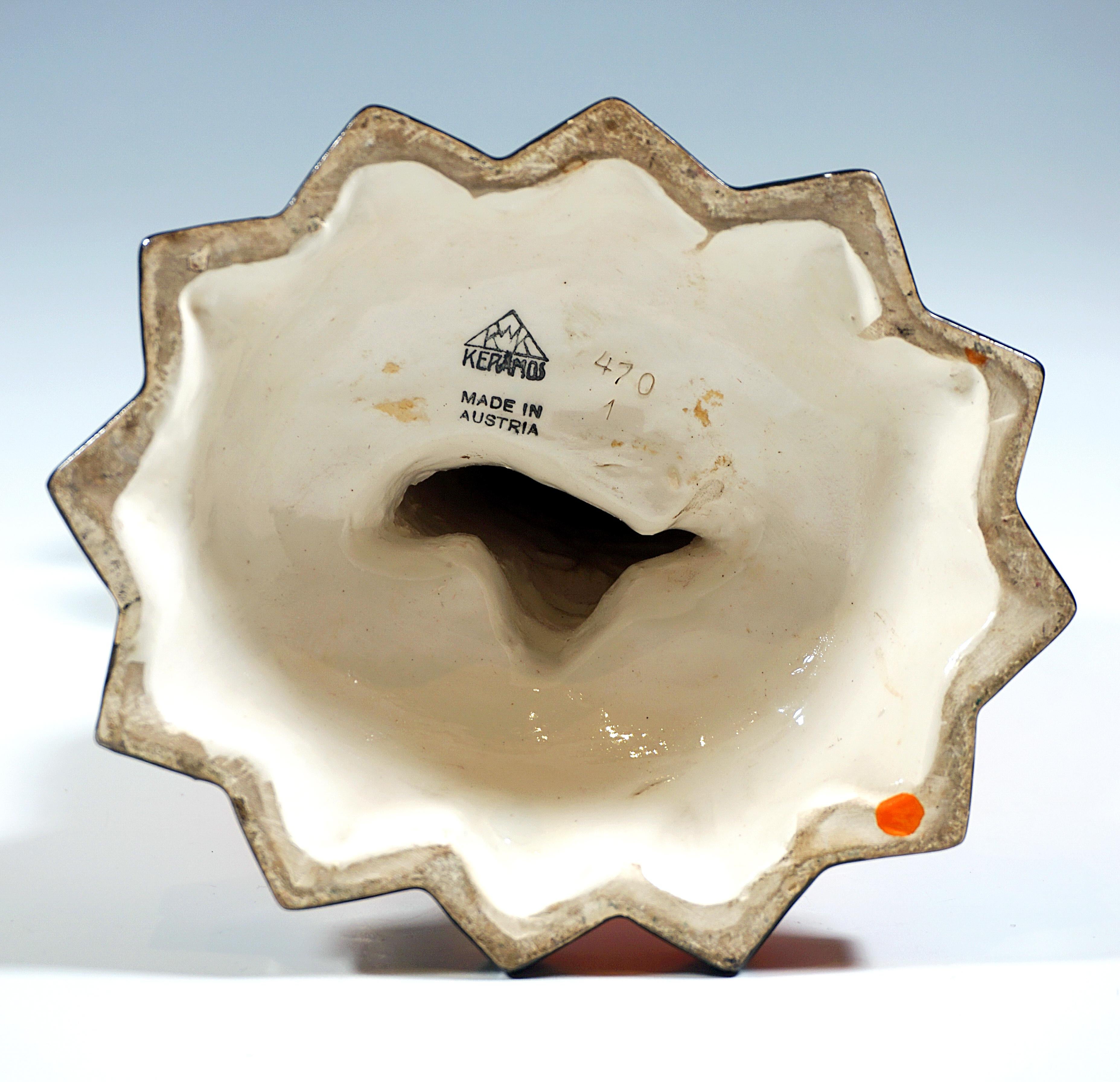 Figura Art Déco Keramos, Niña japonesa con cornucopia, Podany, Viena ca 1925 Cerámico en venta