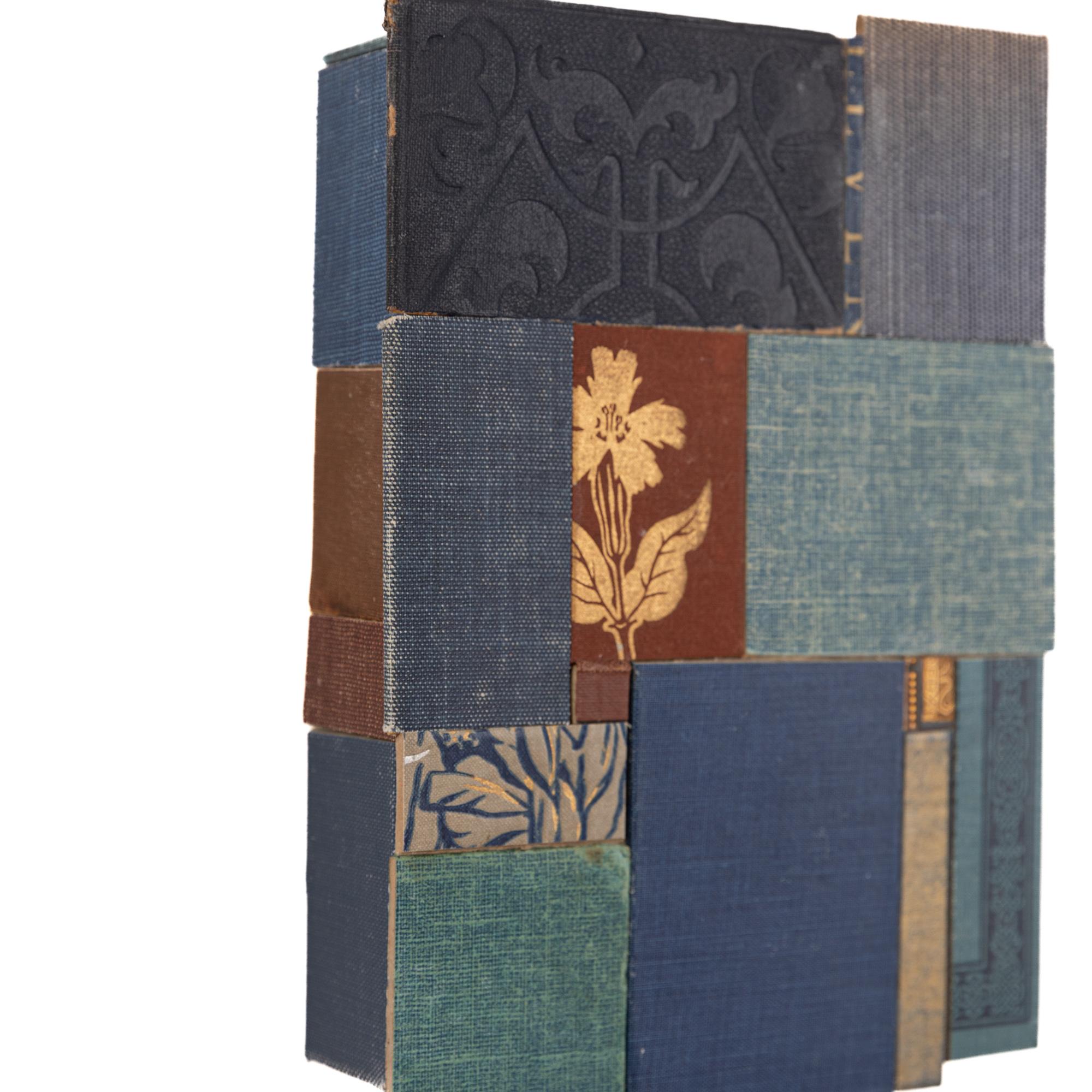 « In Parting », un collage abstrait de couvertures de livres en bois sur panneau, par Kerith Lisi en vente 1