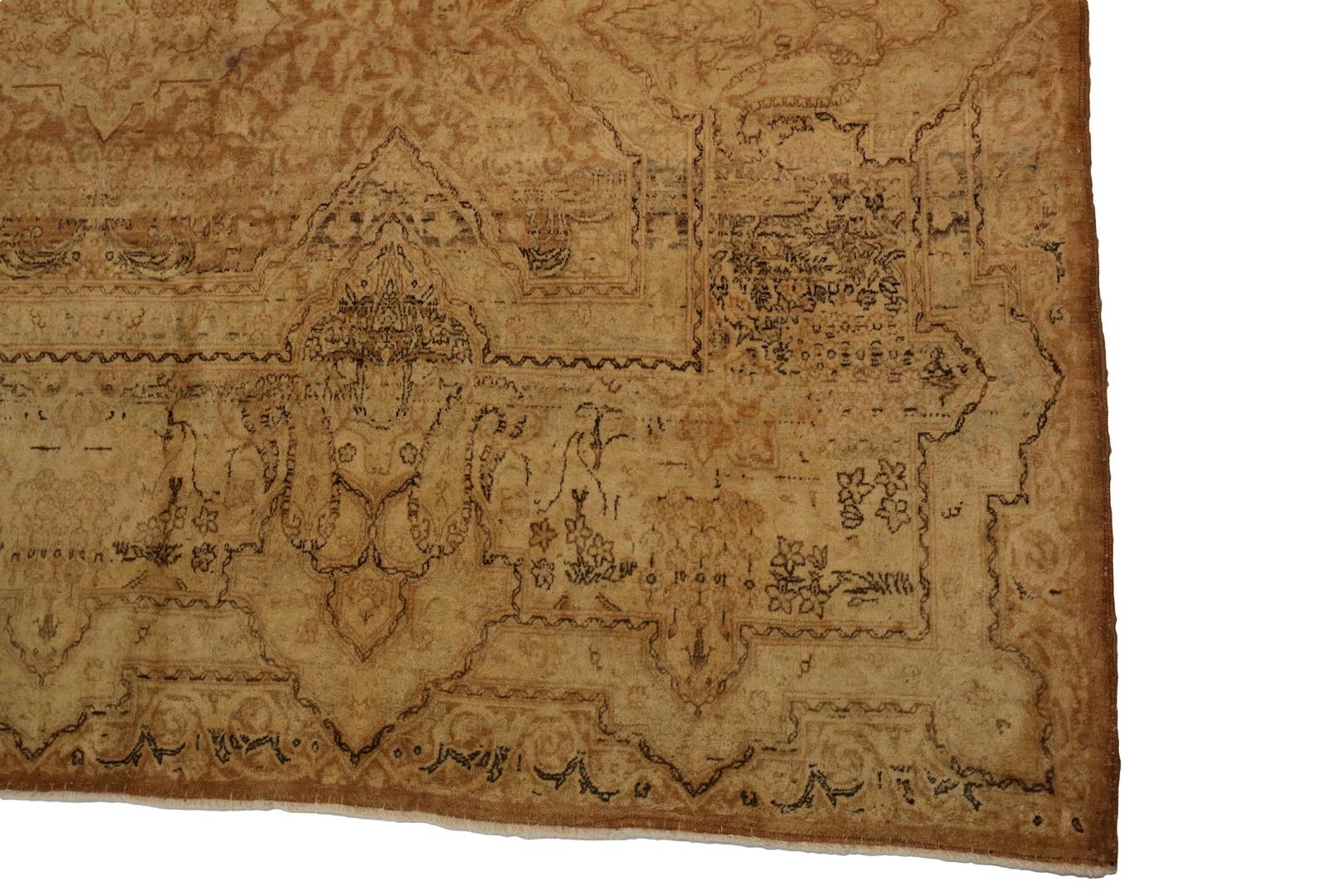 Antiker Kerman-Teppich in Zimmergröße, verblasst, beigerot, 9 x 15 (Handgeknüpft) im Angebot