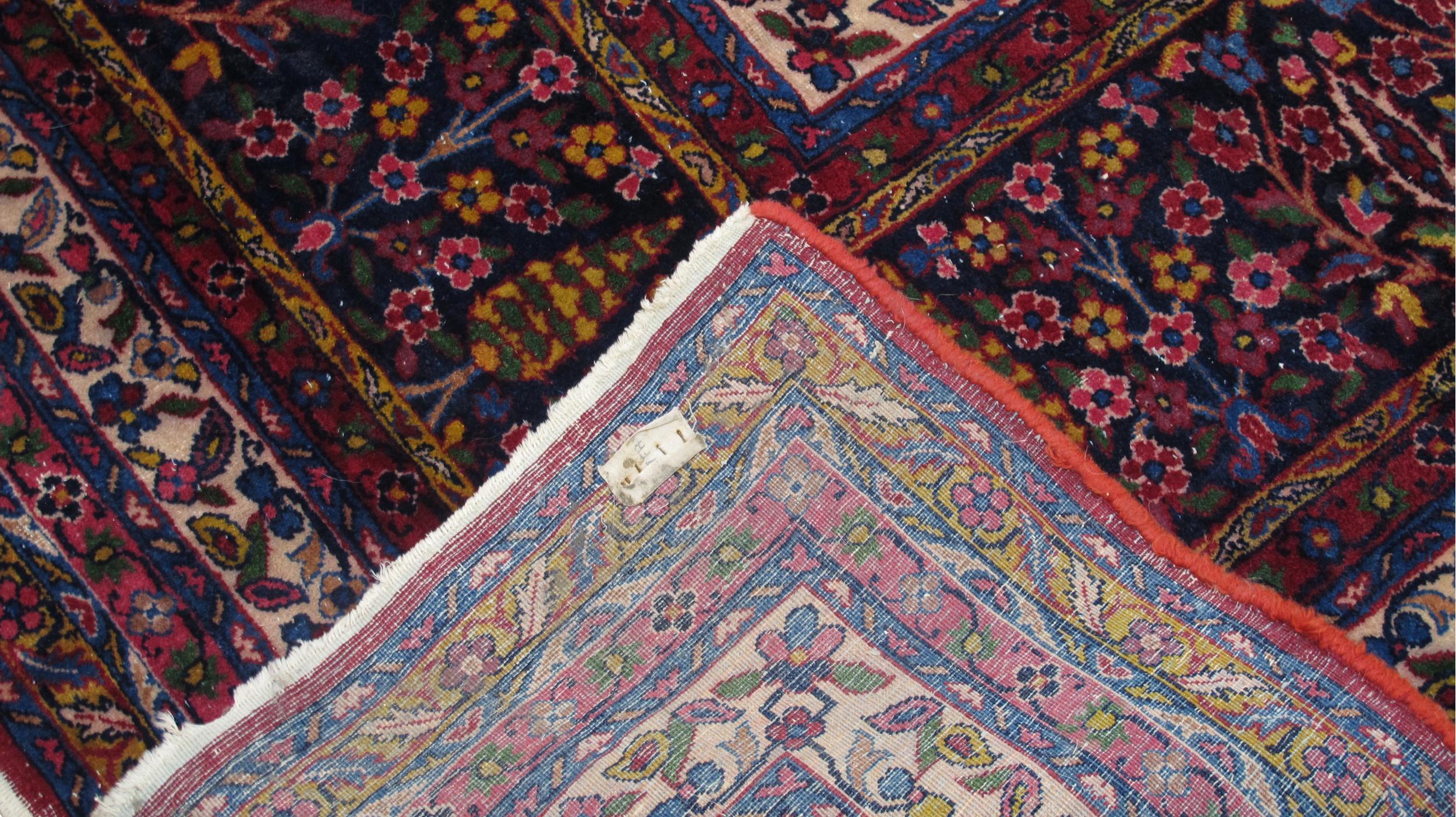 Tapis persan Kerman Palace taille 12 x 26 pouces en vente 2