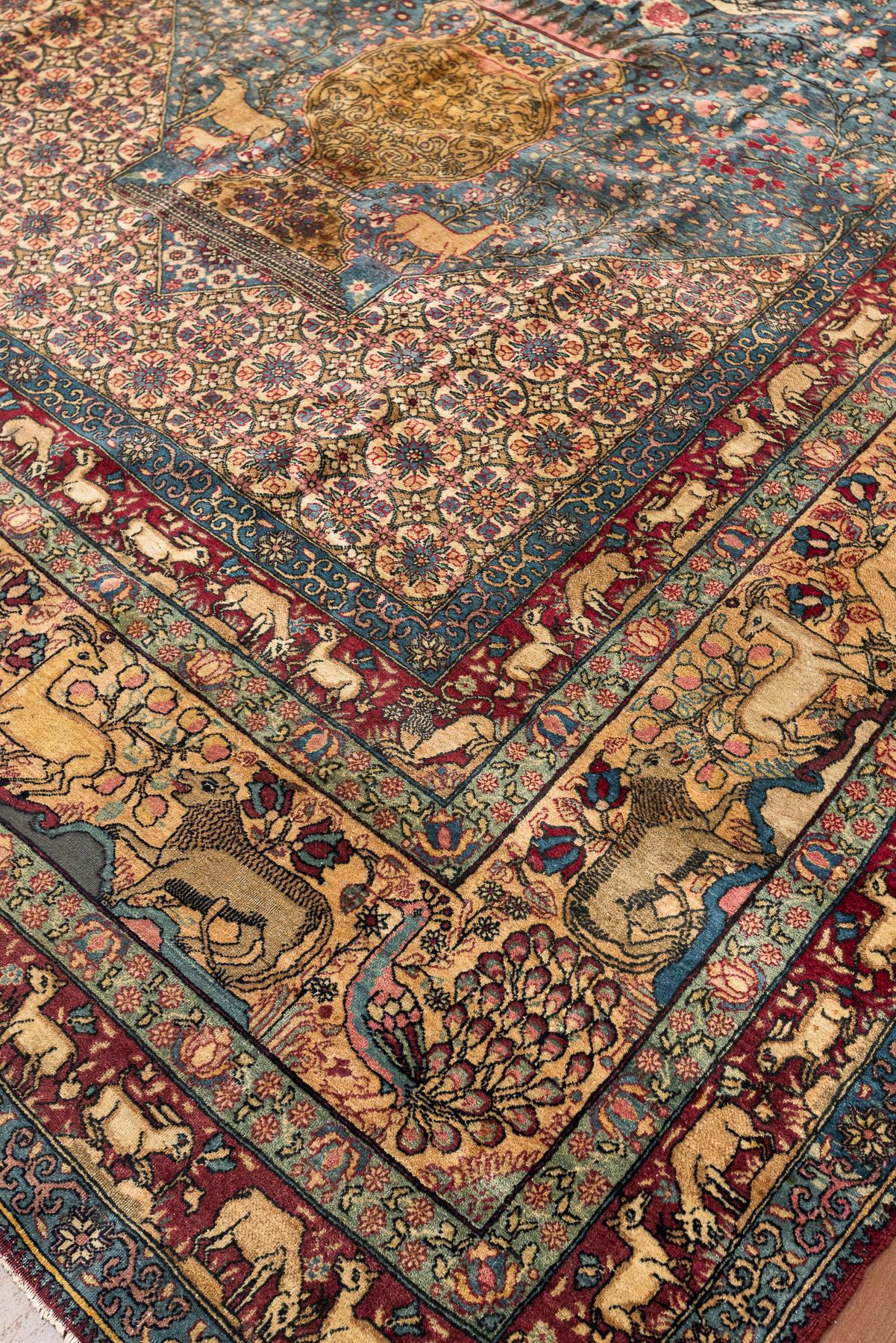 Alfombra sobredimensionada Kerman con campo verde azulado, diseño de jardín floral y motivos de animales en venta 1