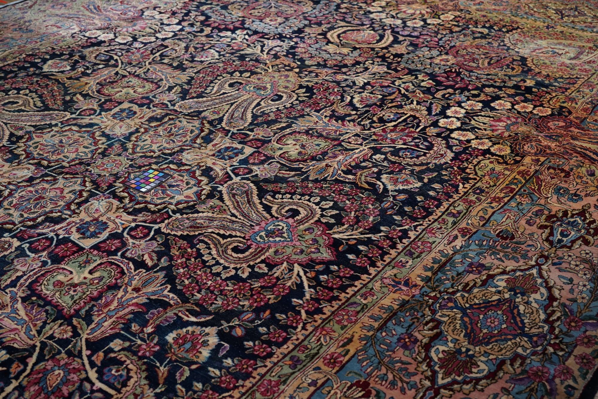Feiner antiker persischer Kerman-Teppich 11'9'' x 20'5'' im Angebot 4