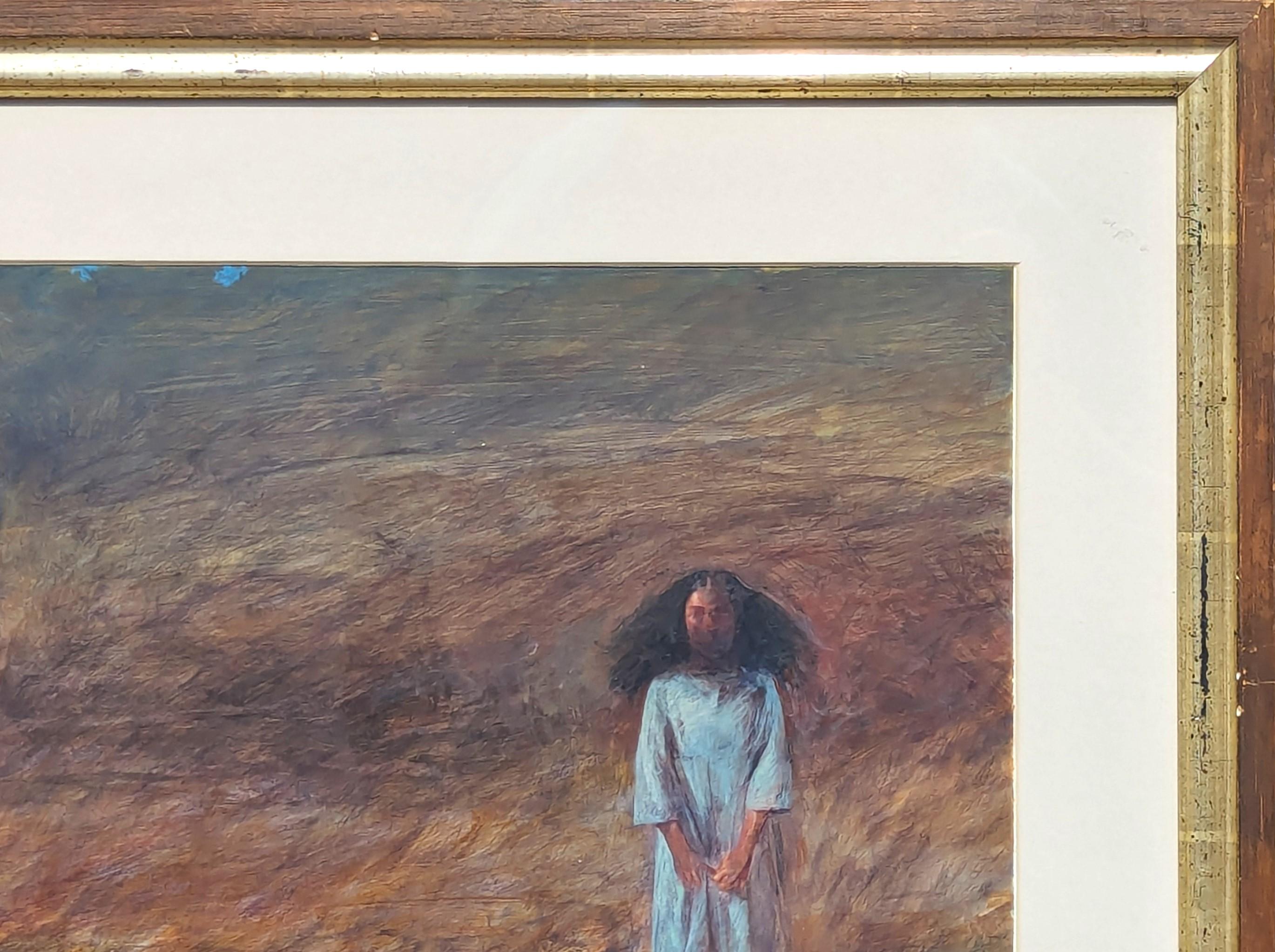 Peinture de paysage pastoral naturaliste en techniques mixtes de l'artiste Kermit Oliver, basé au Texas. L'œuvre représente une jeune fille debout dans un champ avec une vache à l'arrière-plan. Signé dans le coin inférieur gauche du recto.