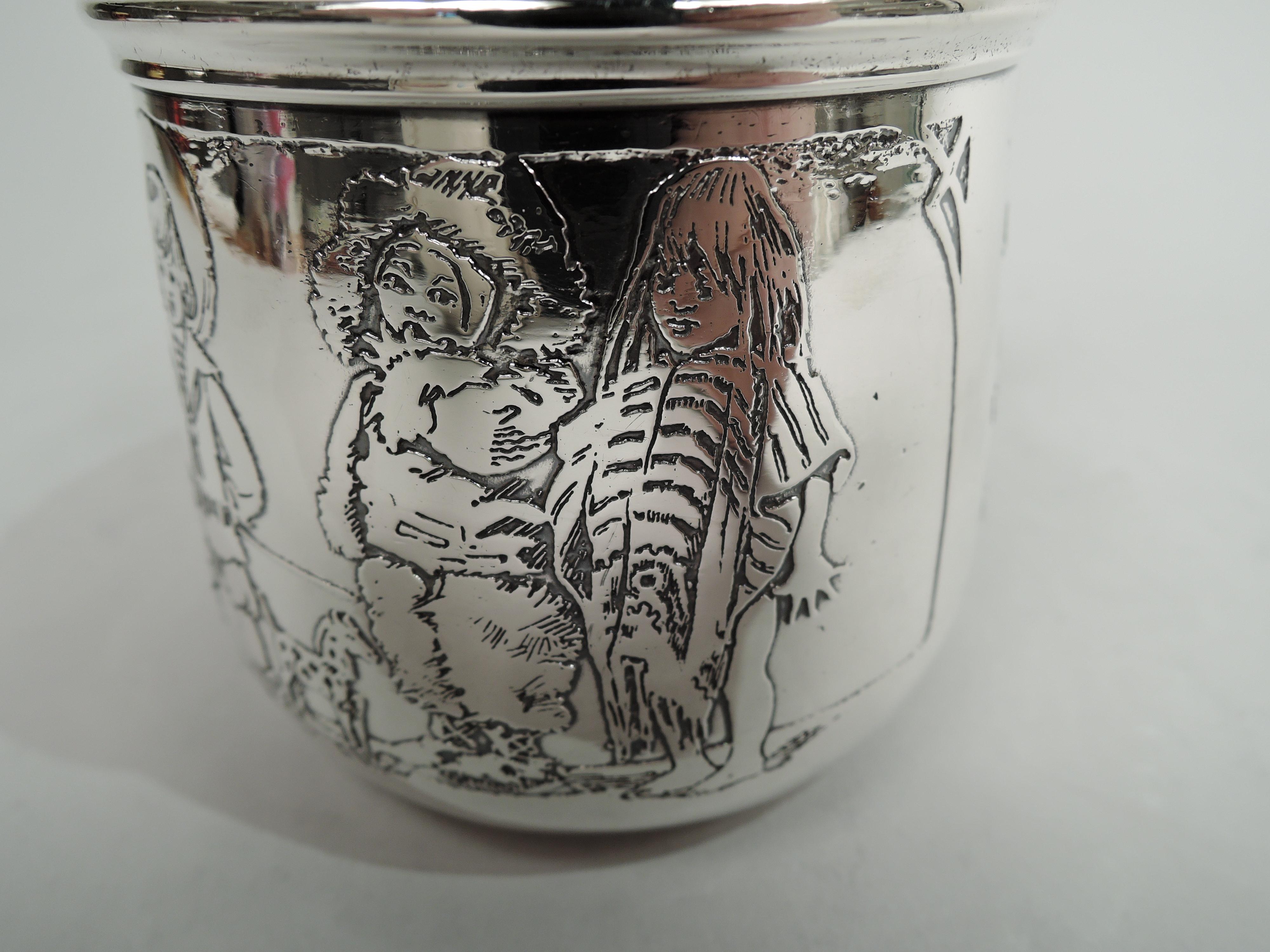 Kerr Sterling Silver Baby Cup Rich in Turn-of-the-century Assumptions In Excellent Condition For Sale In New York, NY