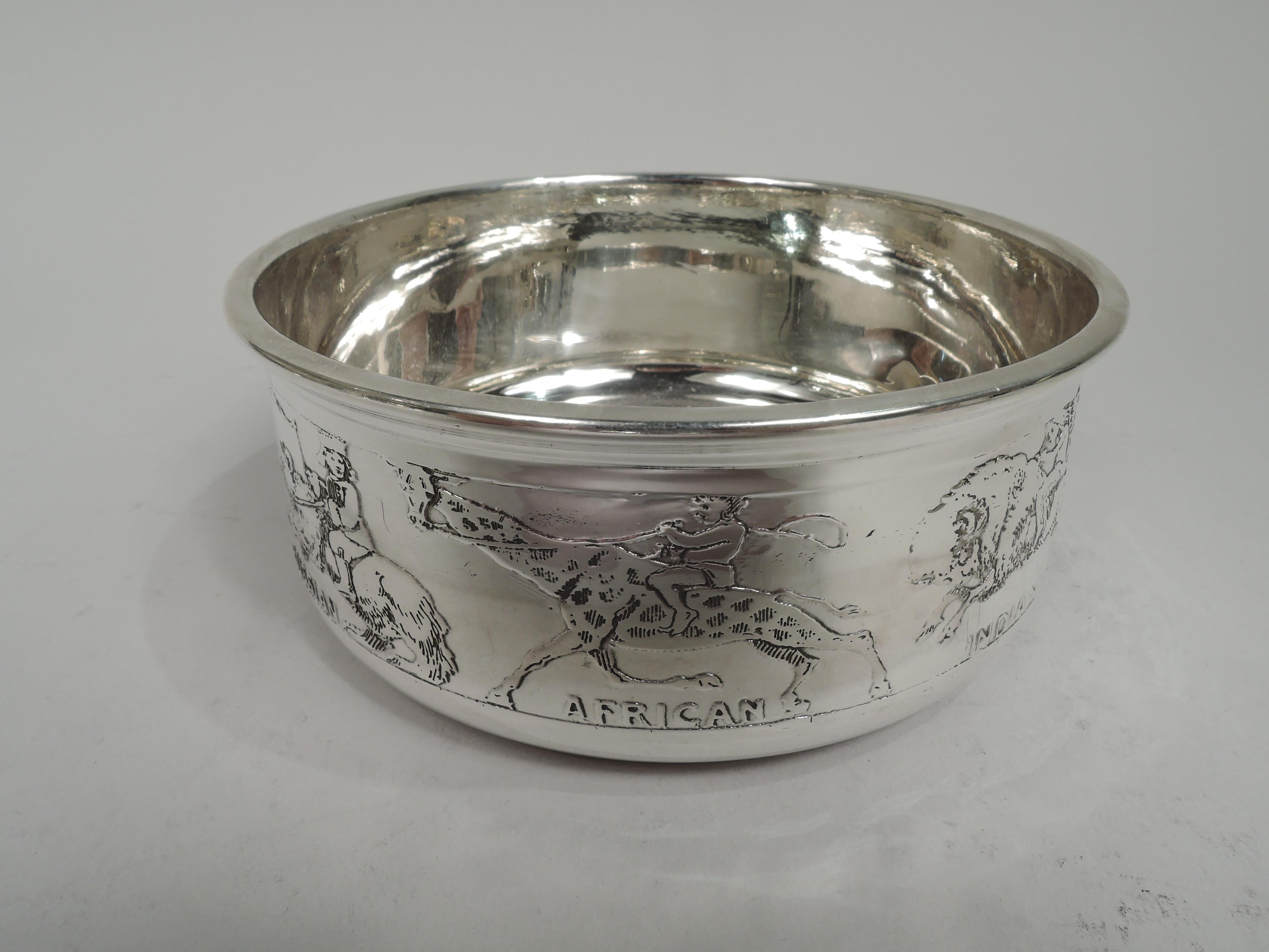 Kerr Sterling Silver Baby Set Rich in Turn-of-the-Century Assumptions In Excellent Condition For Sale In New York, NY