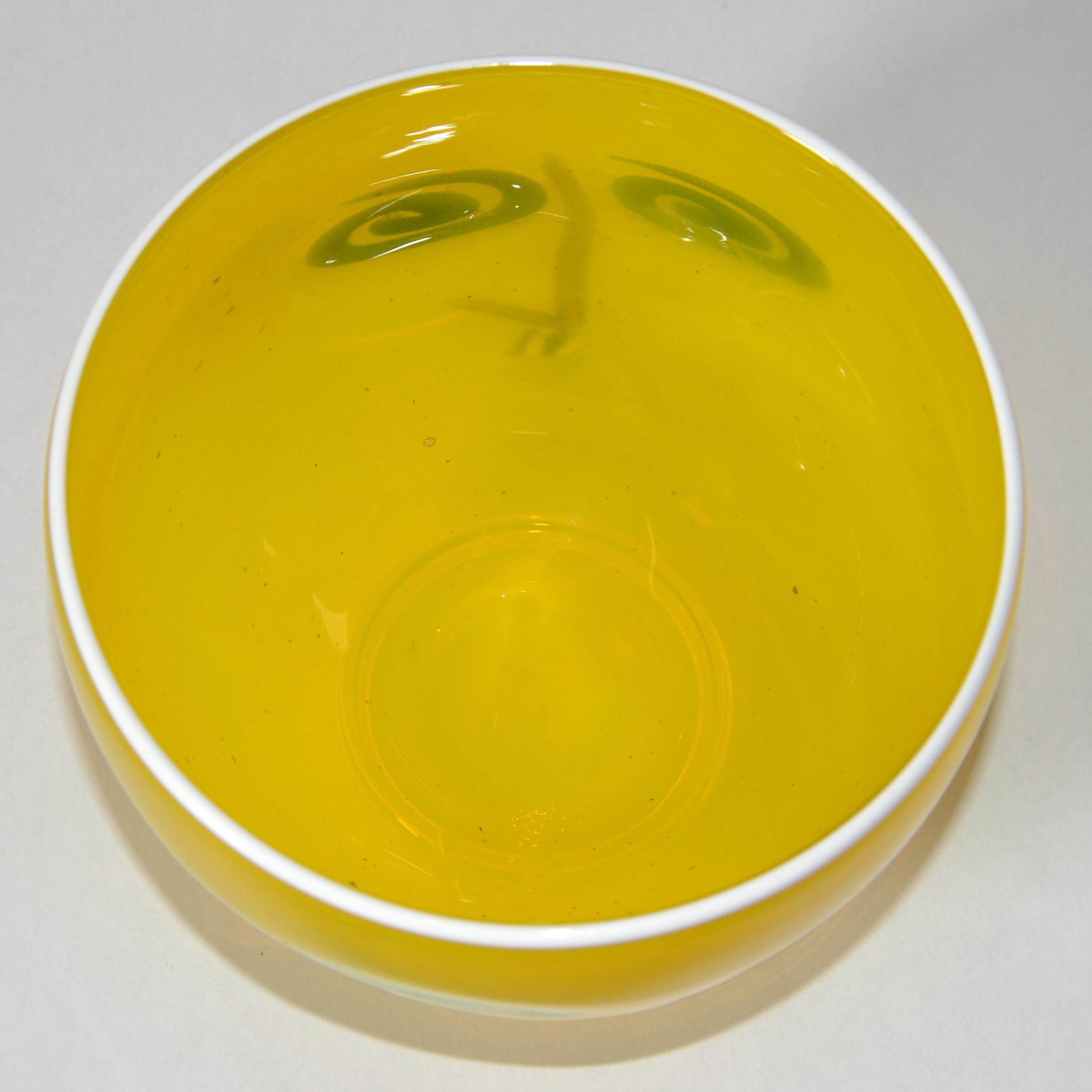 Kerry Feldman Op Art Glass Bowl by Fineline After Picasso Mid-Century Modern 80  For Sale 2