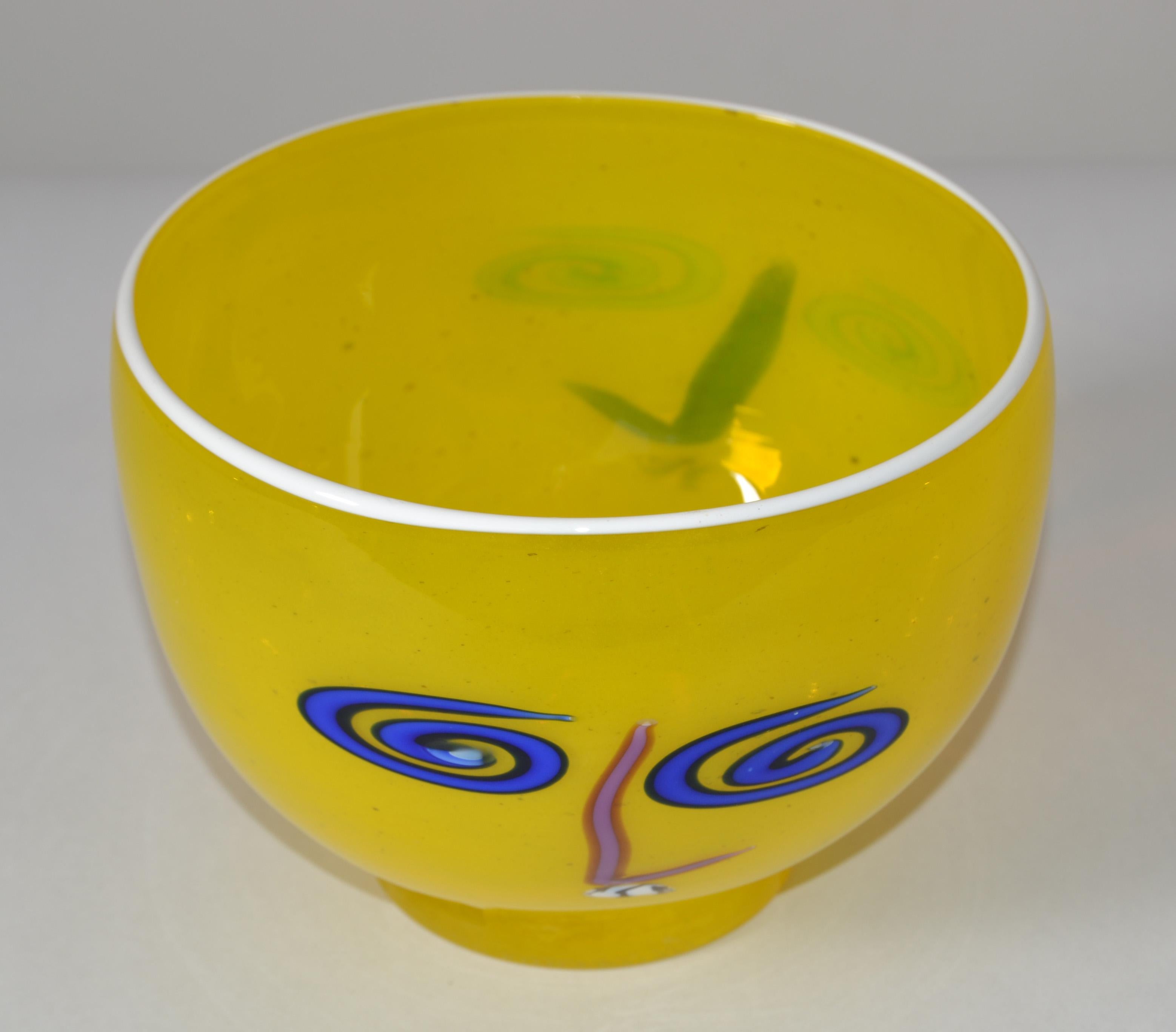 American Kerry Feldman Op Art Glass Bowl by Fineline After Picasso Mid-Century Modern 80  For Sale