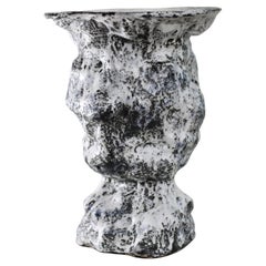 Kerry Hastings - Table d'appoint sculpturale en céramique fabriquée à la main 