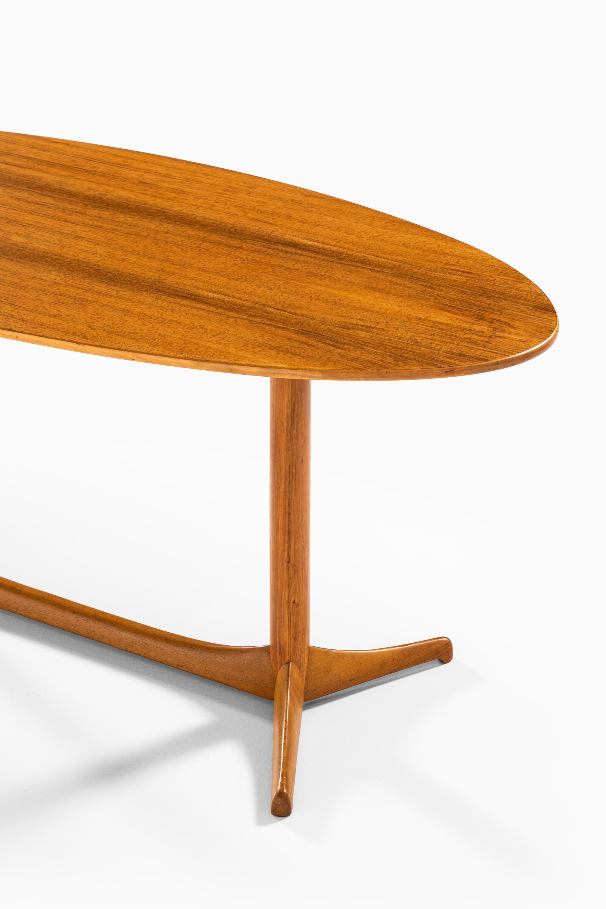 Milieu du XXe siècle Table basse Kerstin Hörlin-Holmquist Modèle Plommonet by Nordiska Kompaniet en vente