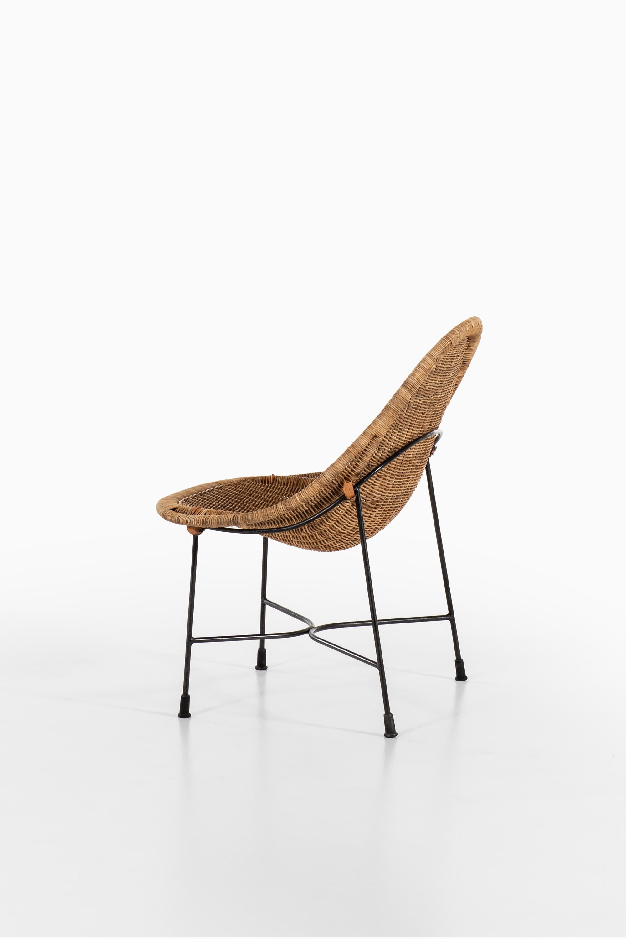 Kerstin Hörlin-Holmquist Easy Chairs Modèle Lilla Kraal Produit par Nk en Suède en vente 4