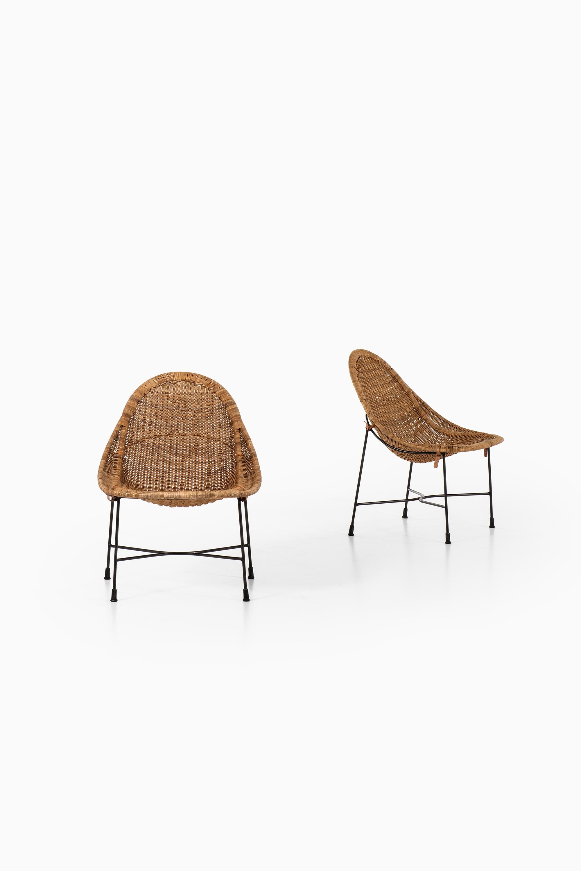 Rare pair of easy chairs model Lilla Kraal designed by Kerstin Hörlin-Holmquist. Produced by Nordiska Kompaniet (NK) in Sweden.
