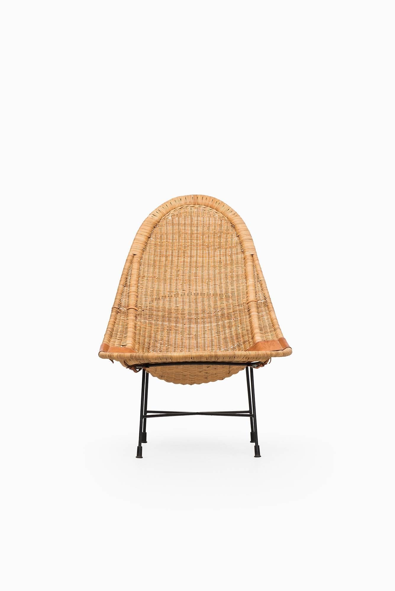 Rare easy chair model Stora Kraal designed by Kerstin Hörlin-Holmquist. Produced by Nordiska Kompaniet (NK) in Sweden.