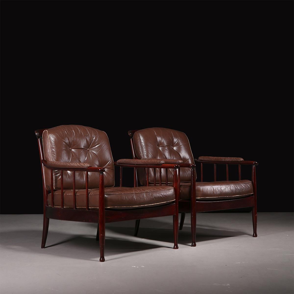 Pair of armchairs model 
