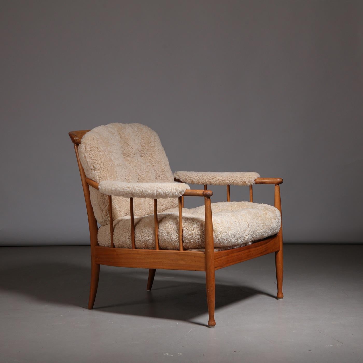 Mid-Century Modern Fauteuil 'Skrindan' de Kerstin Hörlin-Homquist en peau de mouton Light, années 1960 en vente