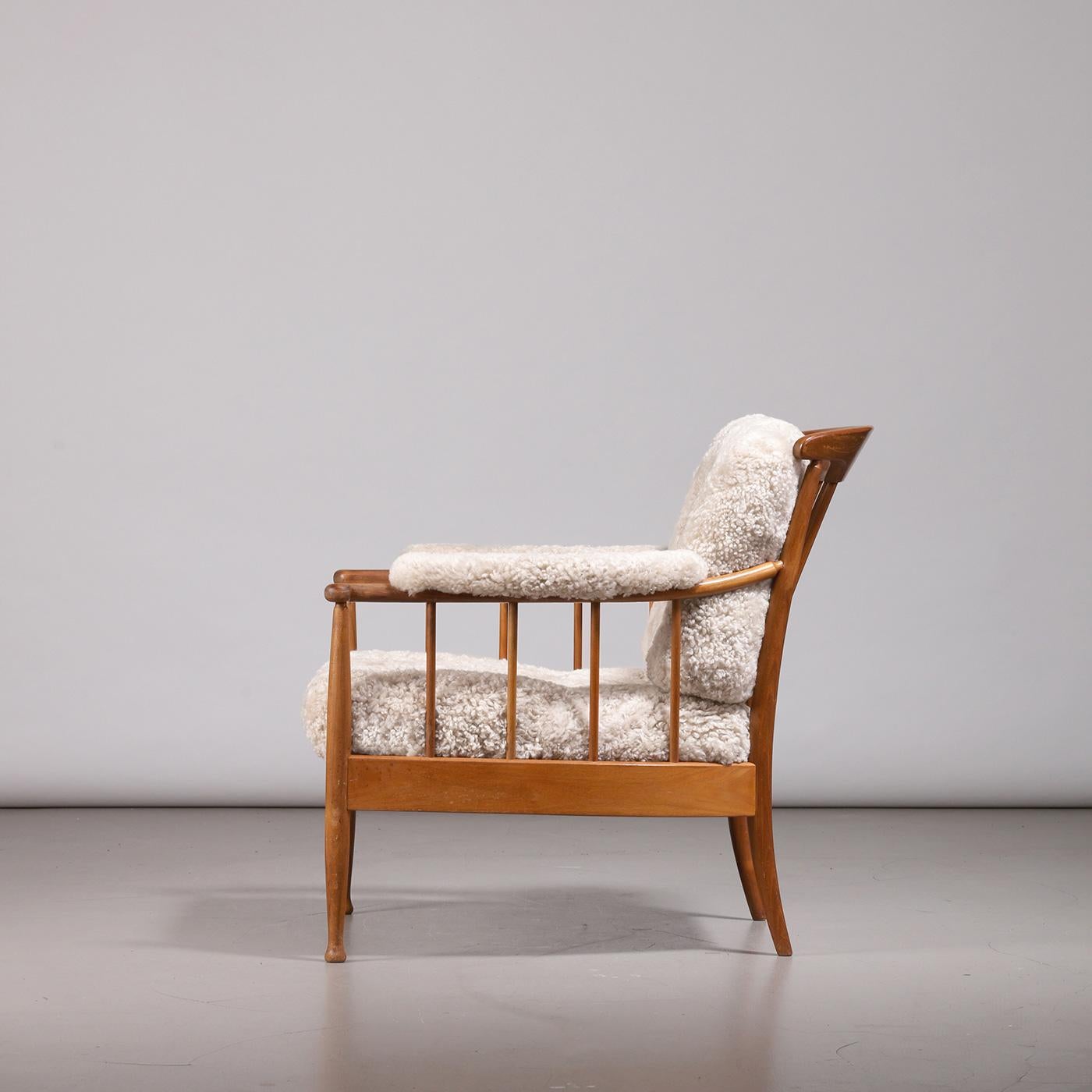 Kerstin Hörlin-Homquist Sillón 'Skrindan' de piel de oveja clara, años 60 Moderno de mediados de siglo en venta